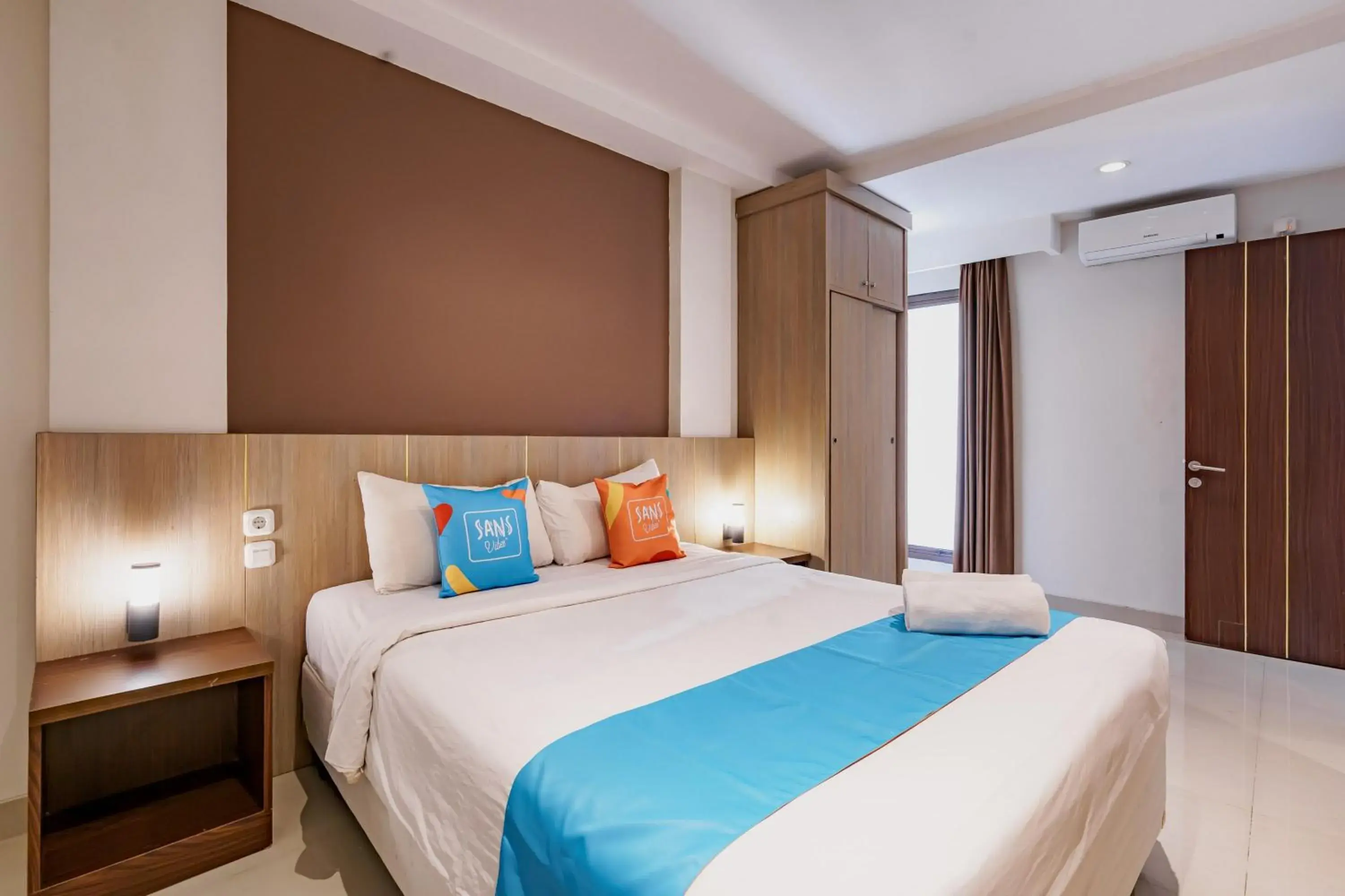 Bedroom, Bed in Sans Vibes Jasmine Suite TB Simatupang Bedroom, Bed in Sans Vibes Jasmine Suite TB Simatupang