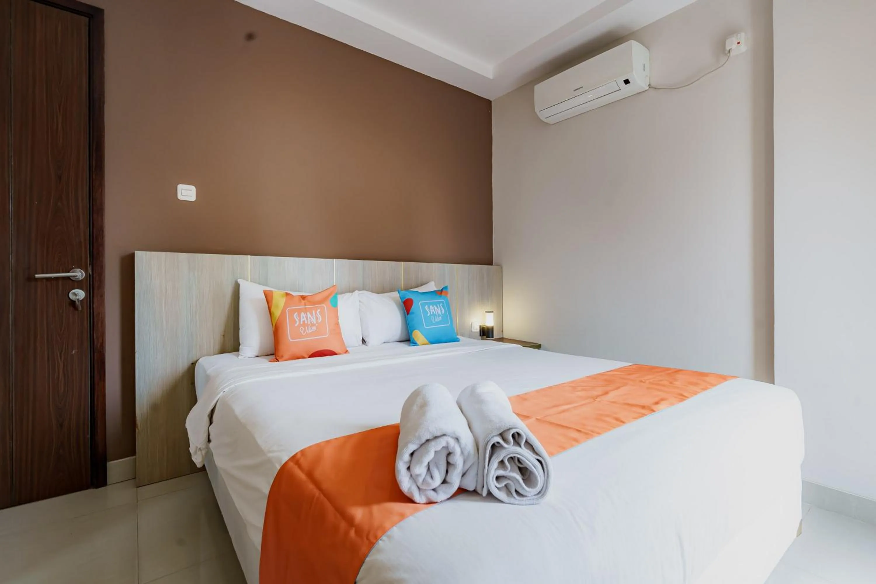 Bedroom, Bed in Sans Vibes Jasmine Suite TB Simatupang