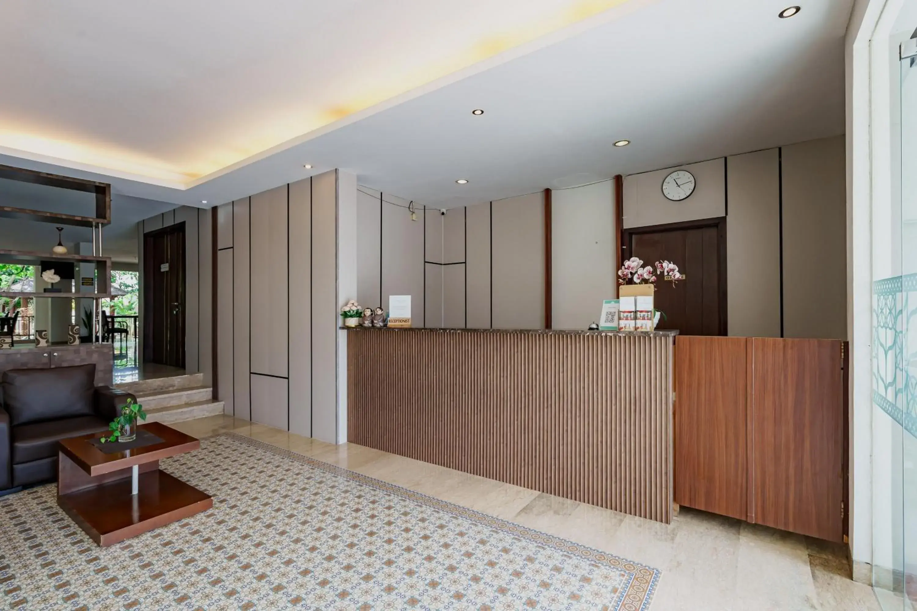 Lobby or reception in Sans Vibes Jasmine Suite TB Simatupang Lobby or reception in Sans Vibes Jasmine Suite TB Simatupang