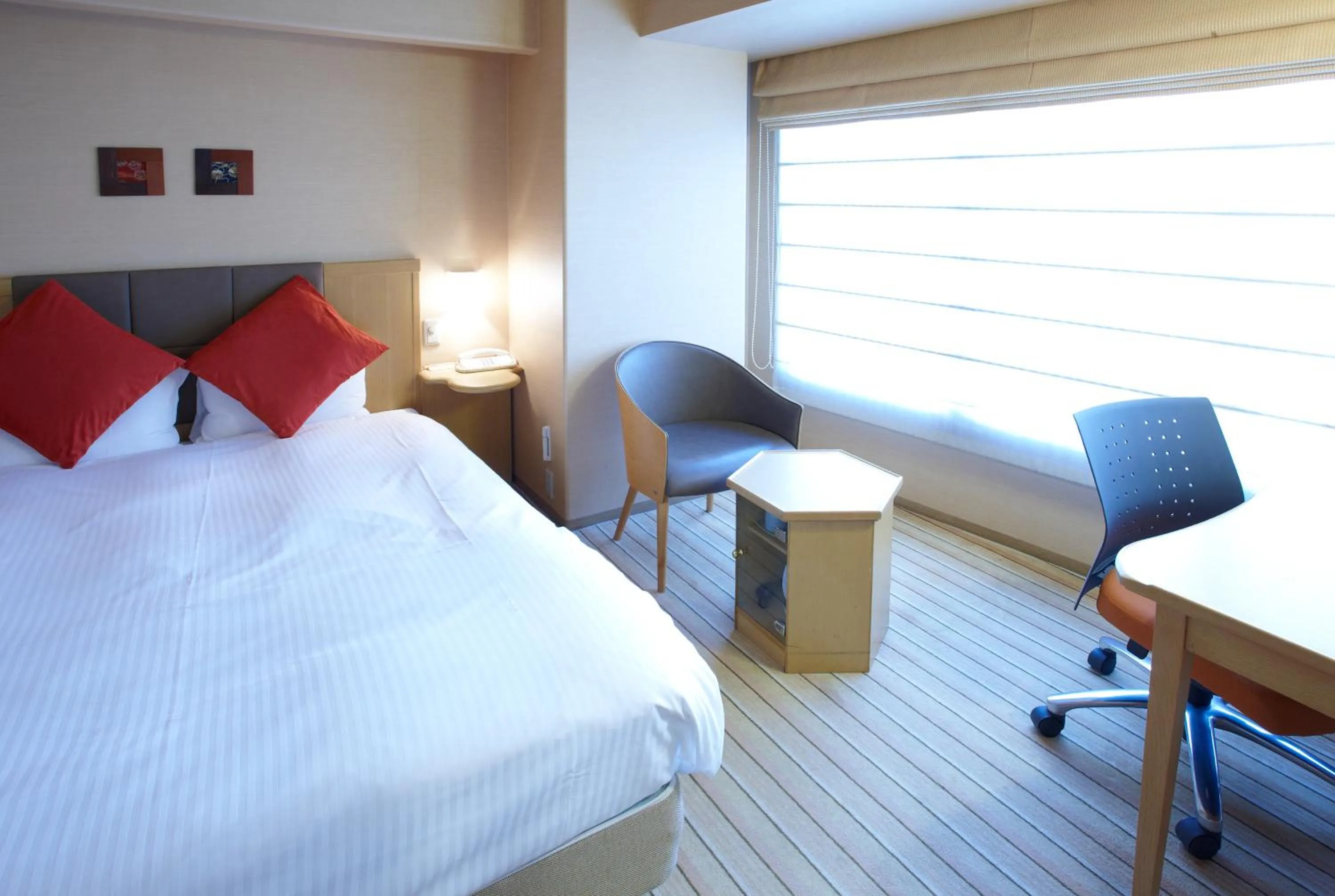 Day in Pearl Hotel Yaesu