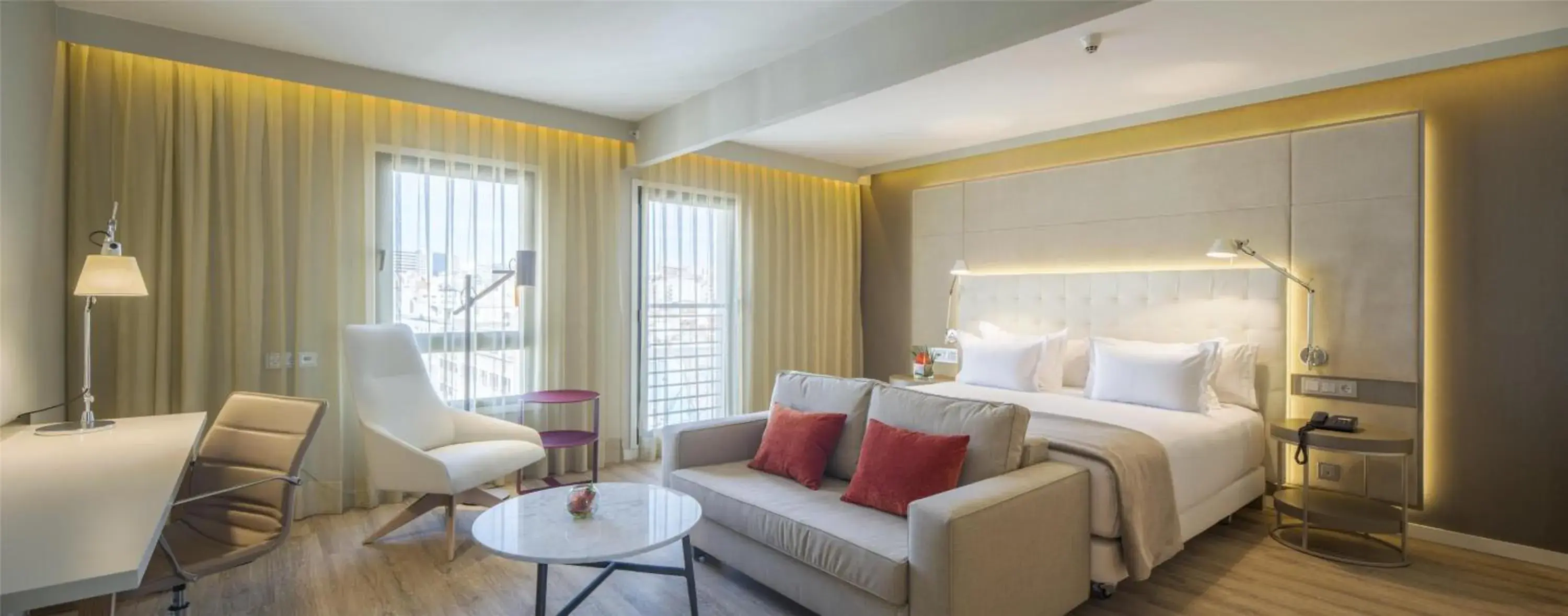 Suite with View and Terrace in NH Collection Lisboa Liberdade Suite with View and Terrace in NH Collection Lisboa Liberdade