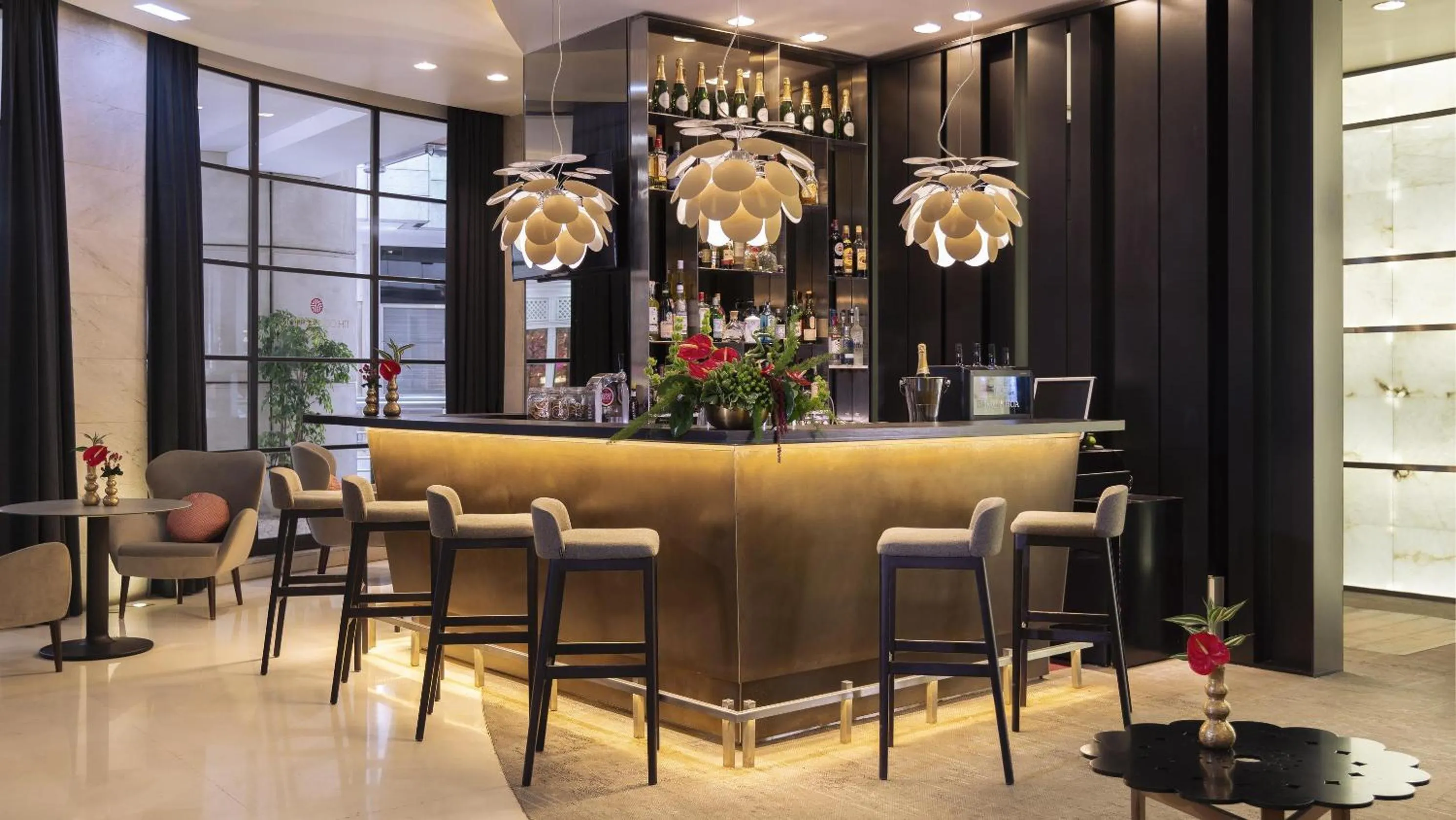 Lounge or bar in NH Collection Lisboa Liberdade