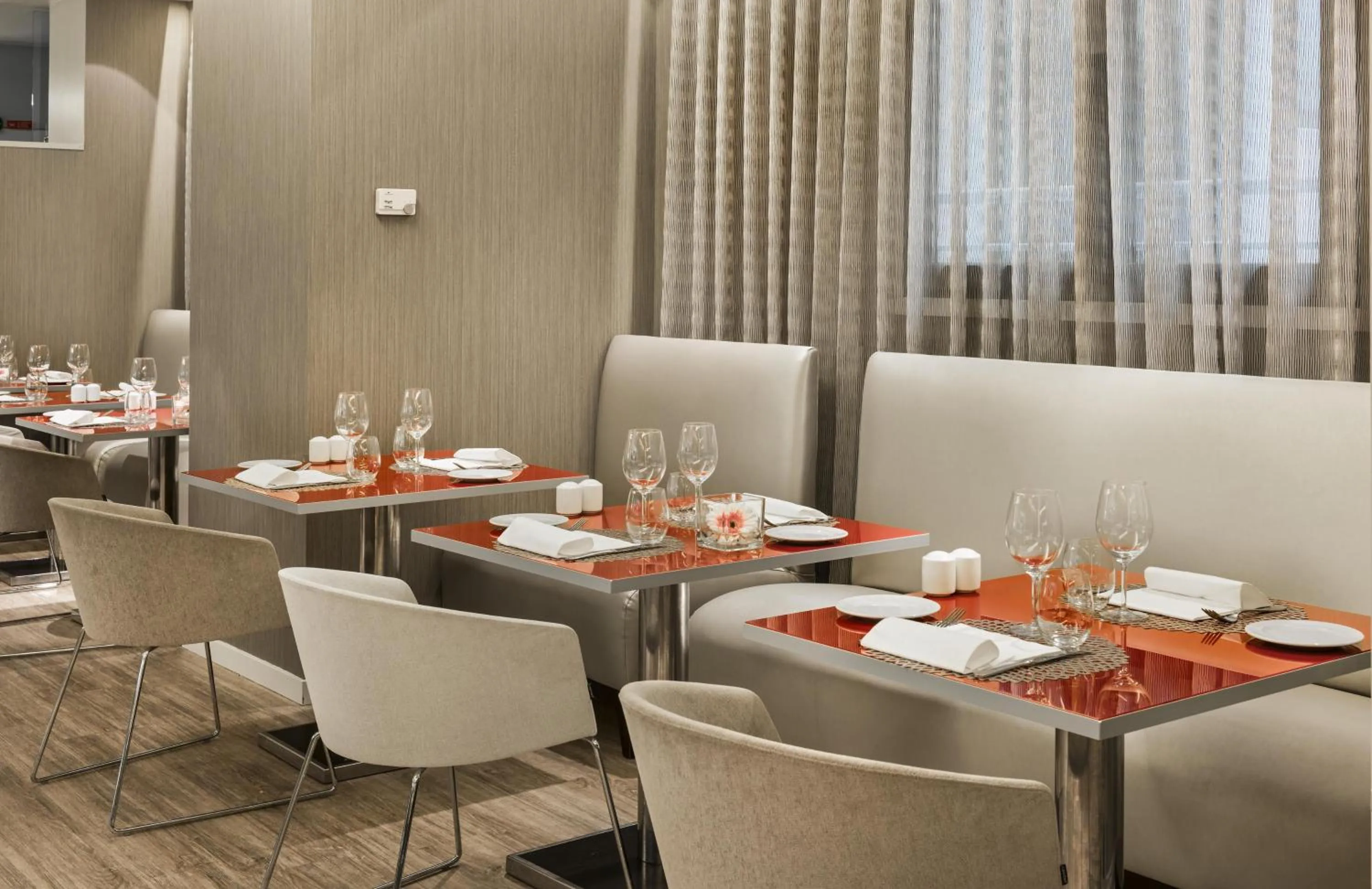 Restaurant/places to eat in NH Collection Lisboa Liberdade