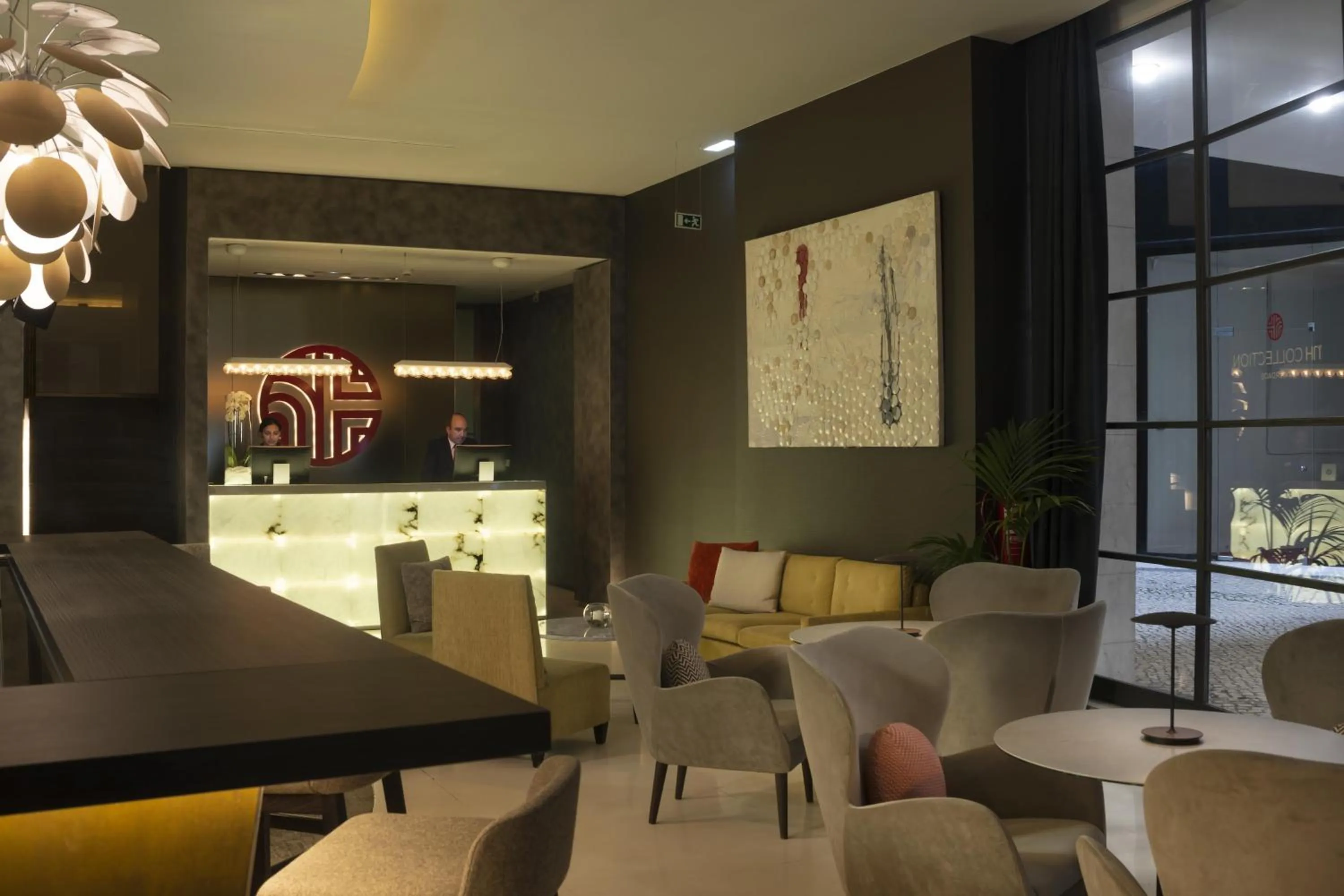 Lounge or bar in NH Collection Lisboa Liberdade