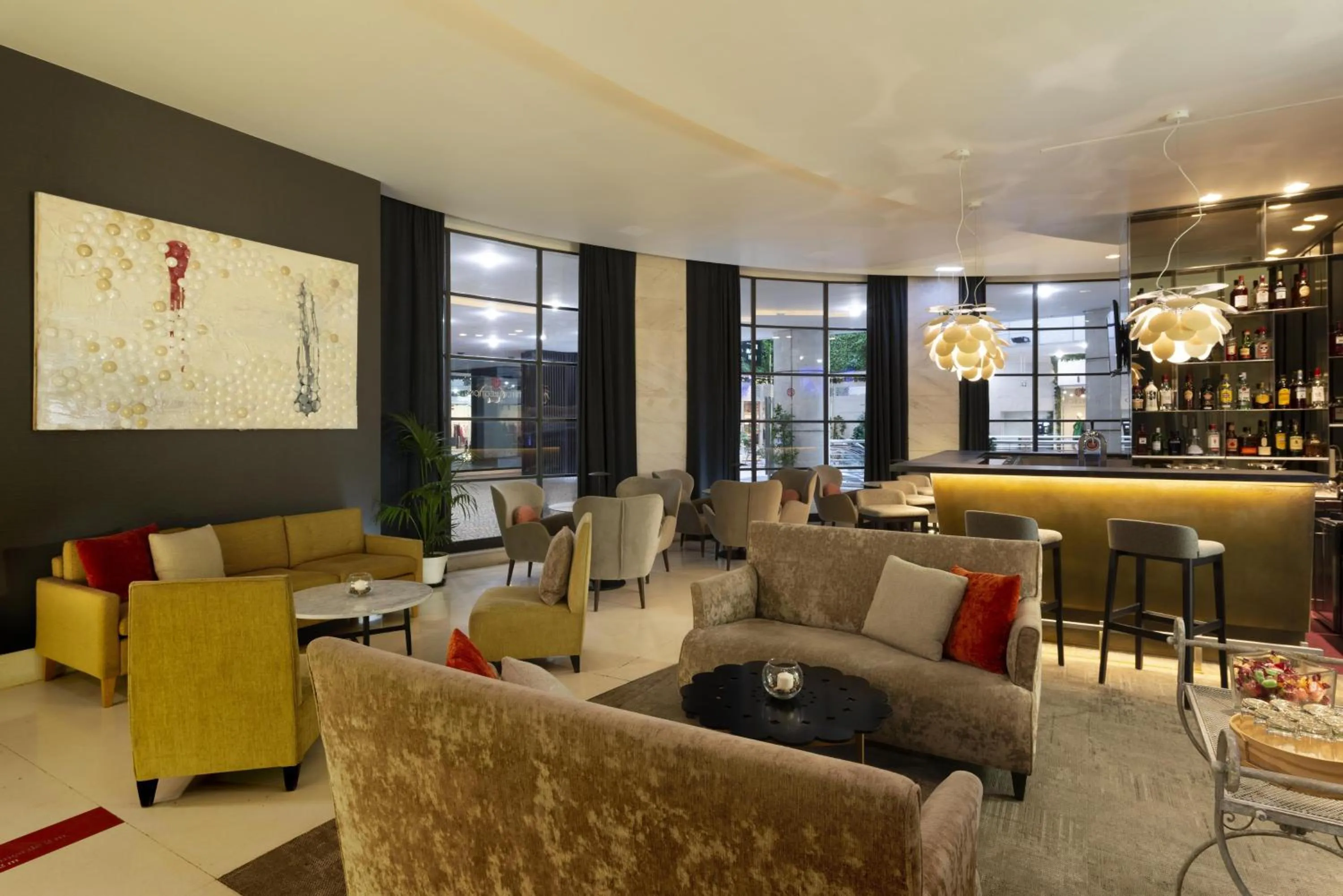 Lounge or bar in NH Collection Lisboa Liberdade