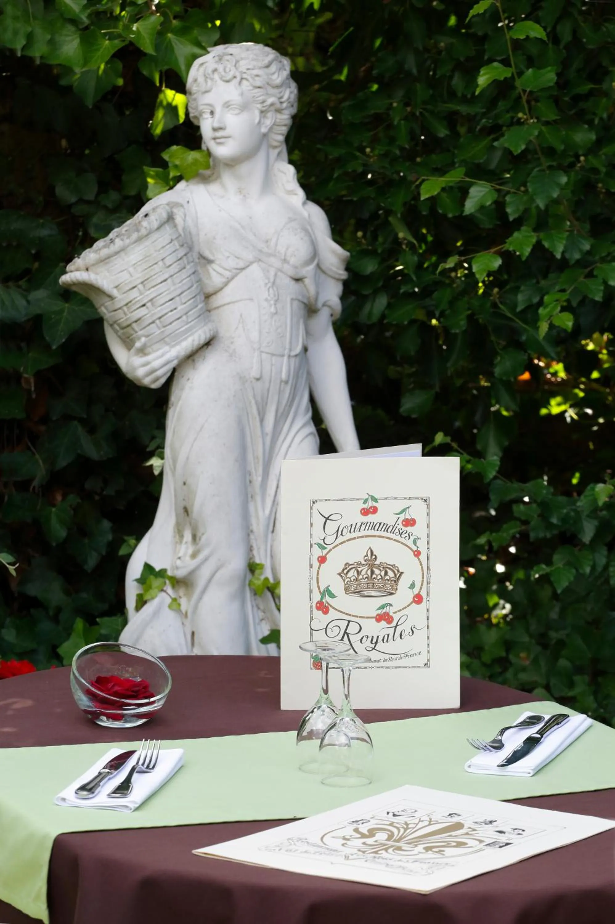 Balcony/Terrace in Contact Hôtel de France Contres-Beauval-Cheverny