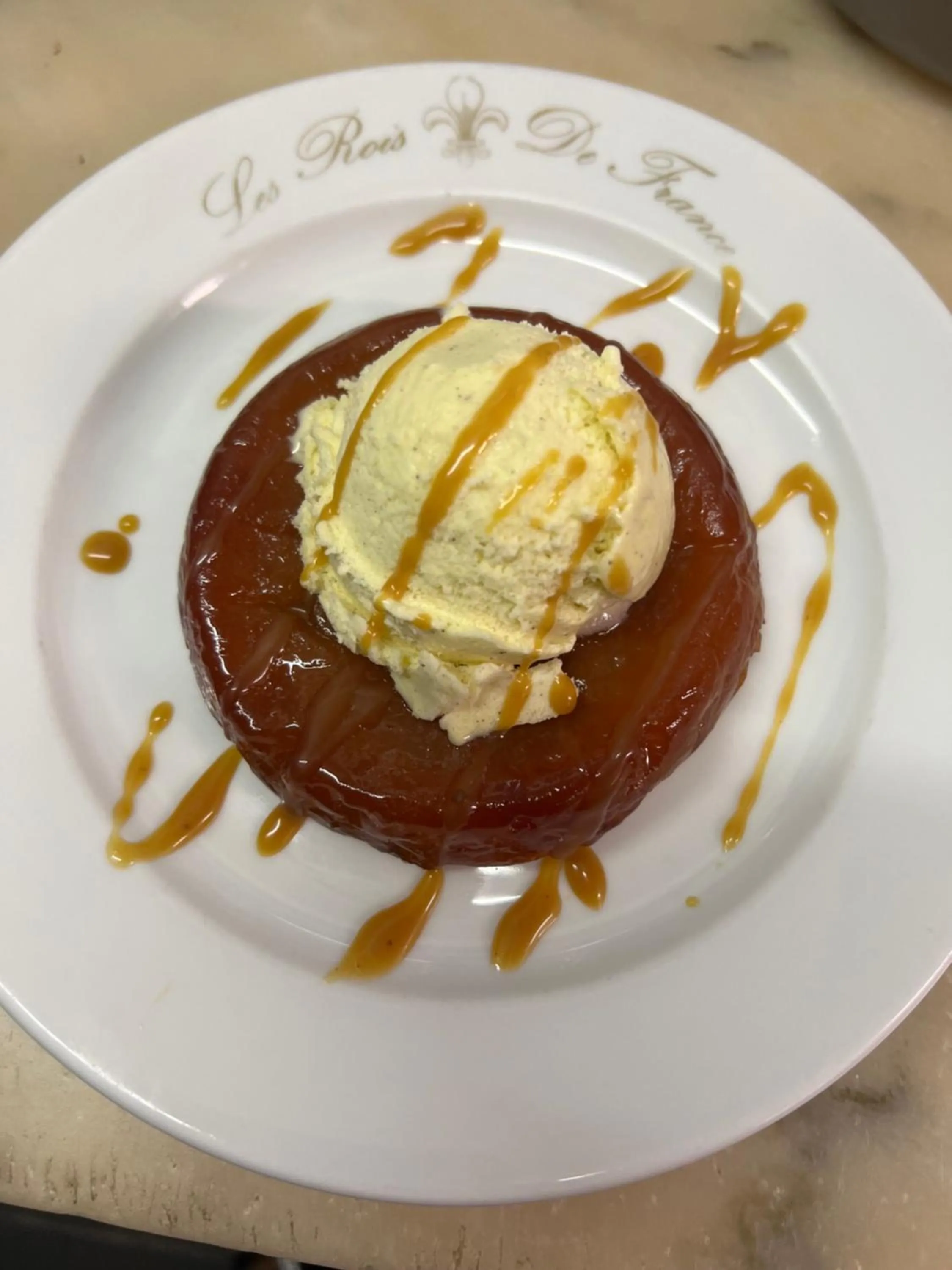 Dinner in Contact Hôtel de France Contres-Beauval-Cheverny