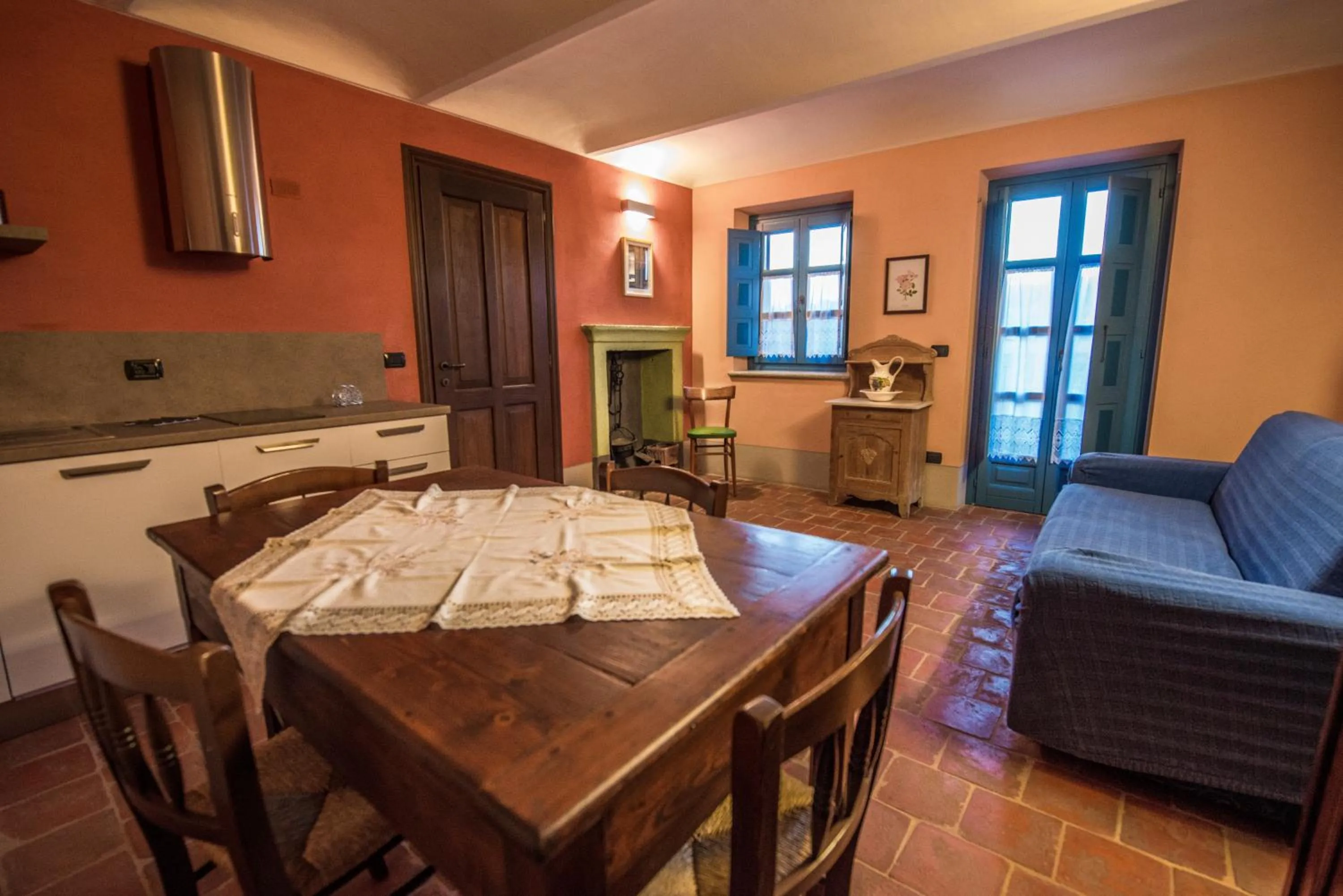 Kitchen or kitchenette in Albergo Ristorante Garibaldi