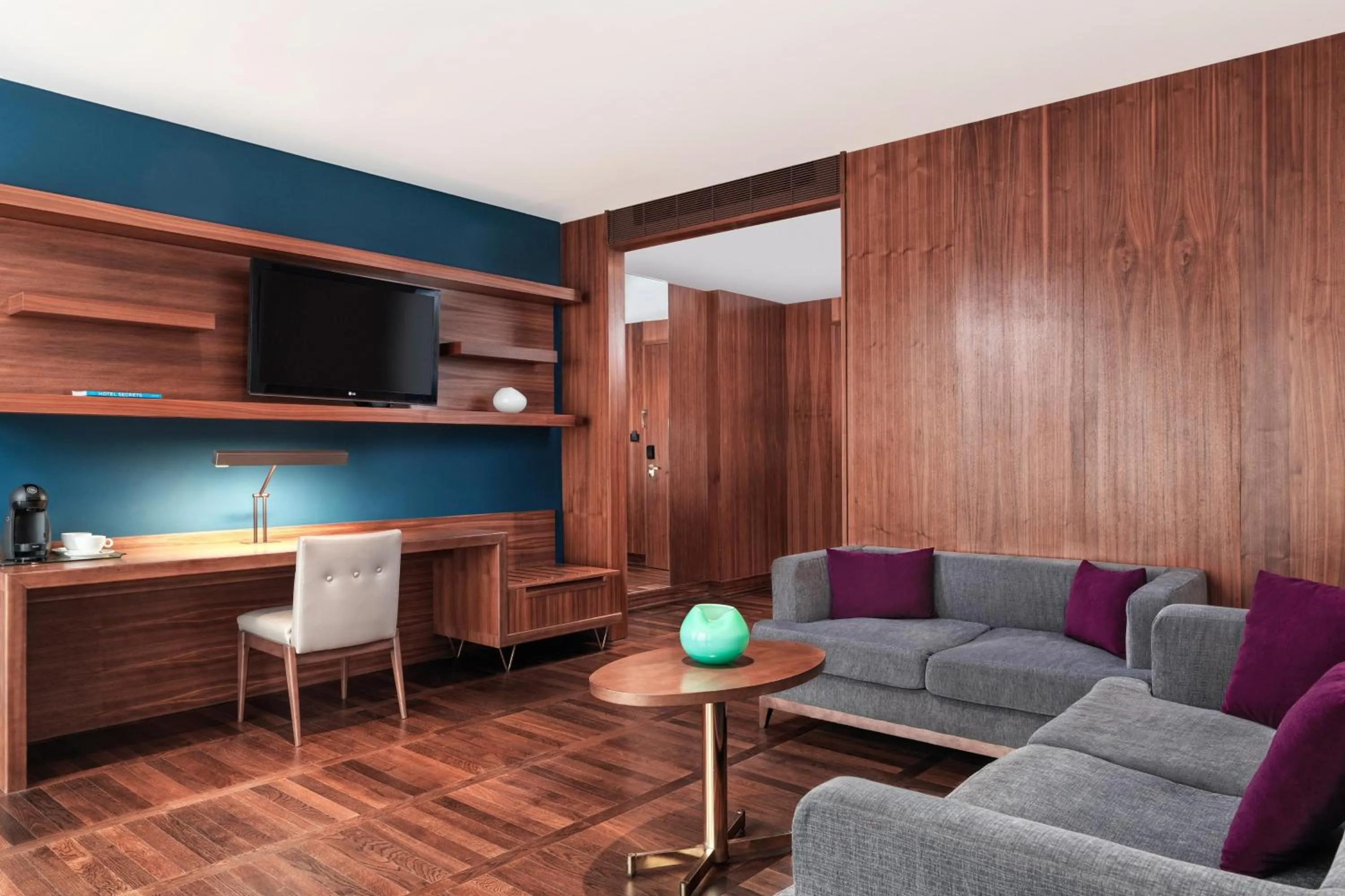 Photo of the whole room in Metropol Palace, Belgrade