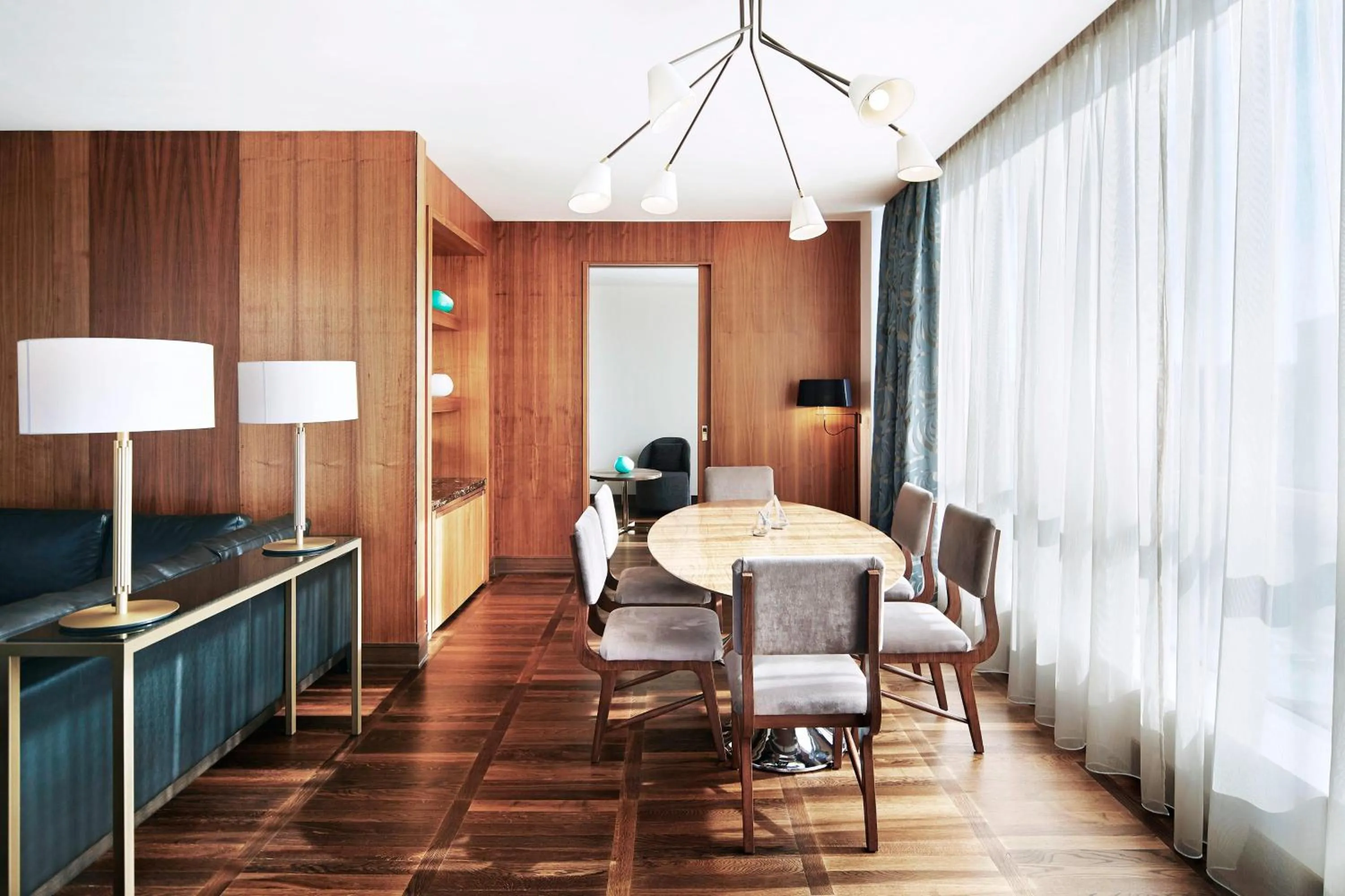 Photo of the whole room in Metropol Palace, Belgrade