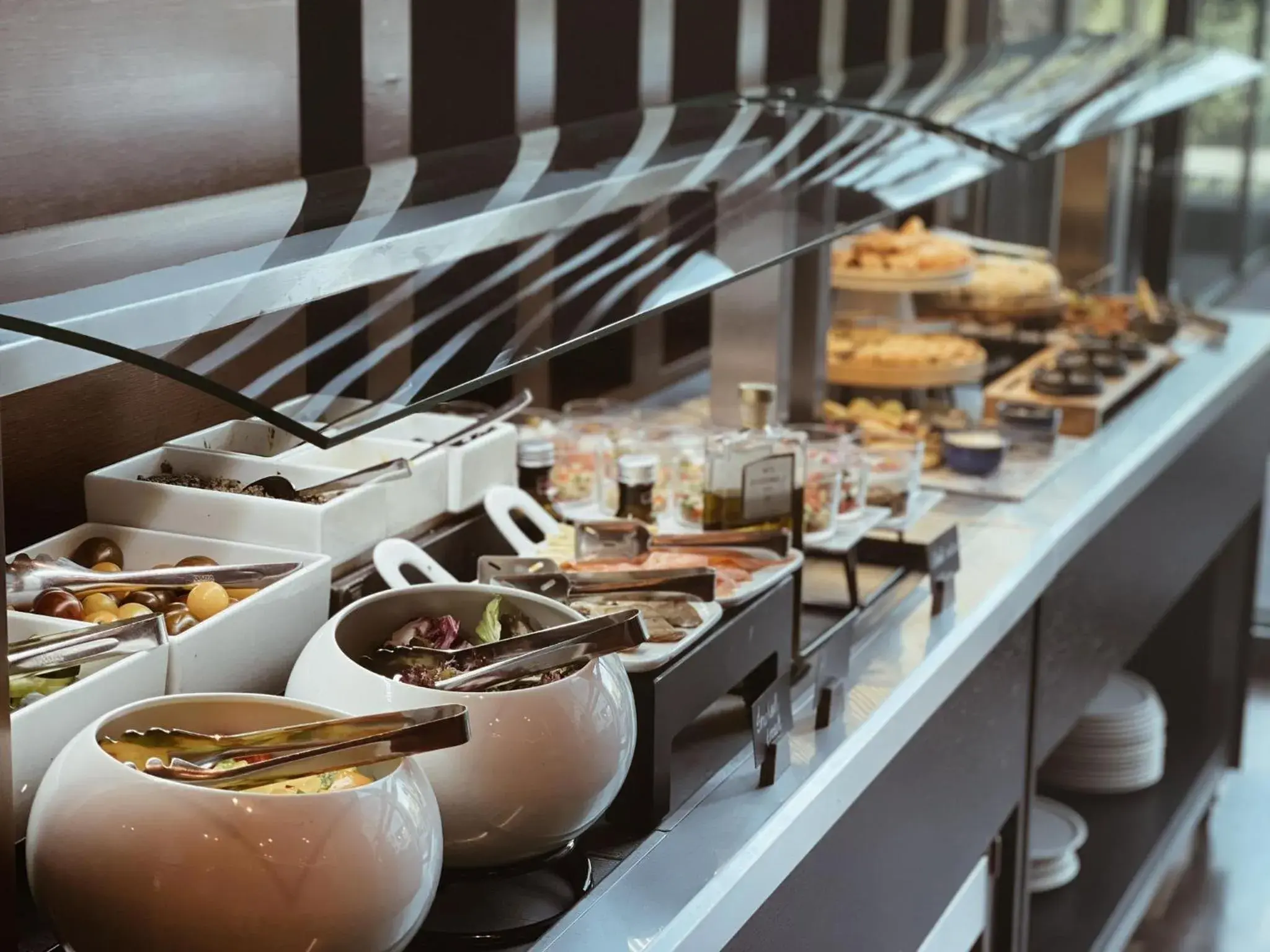 Breakfast in Metropol Palace, Belgrade Breakfast in Metropol Palace, Belgrade