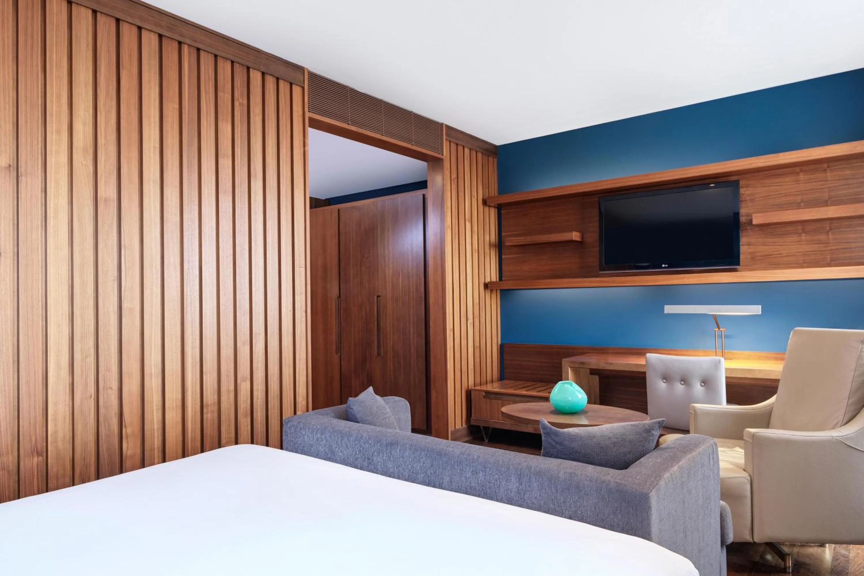 Photo of the whole room, Bed in Metropol Palace, Belgrade