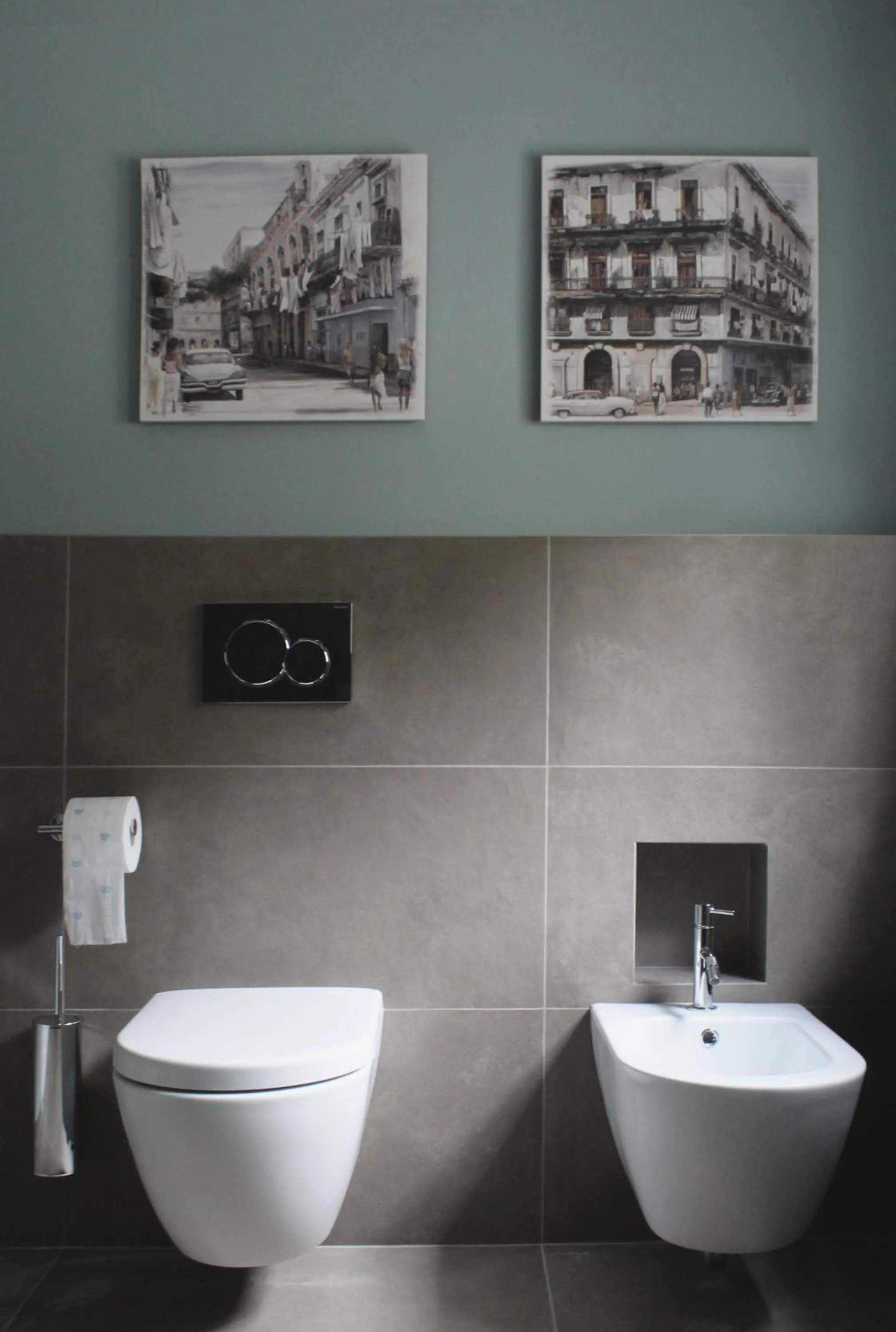 Toilet in il gabbiano giallo