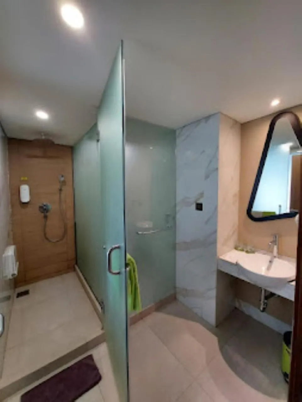 Bathroom in MaxOneHotels @Balikpapan