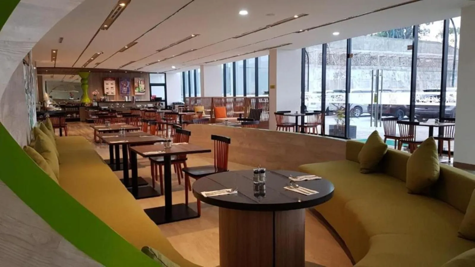 Restaurant/places to eat in MaxOneHotels @Balikpapan