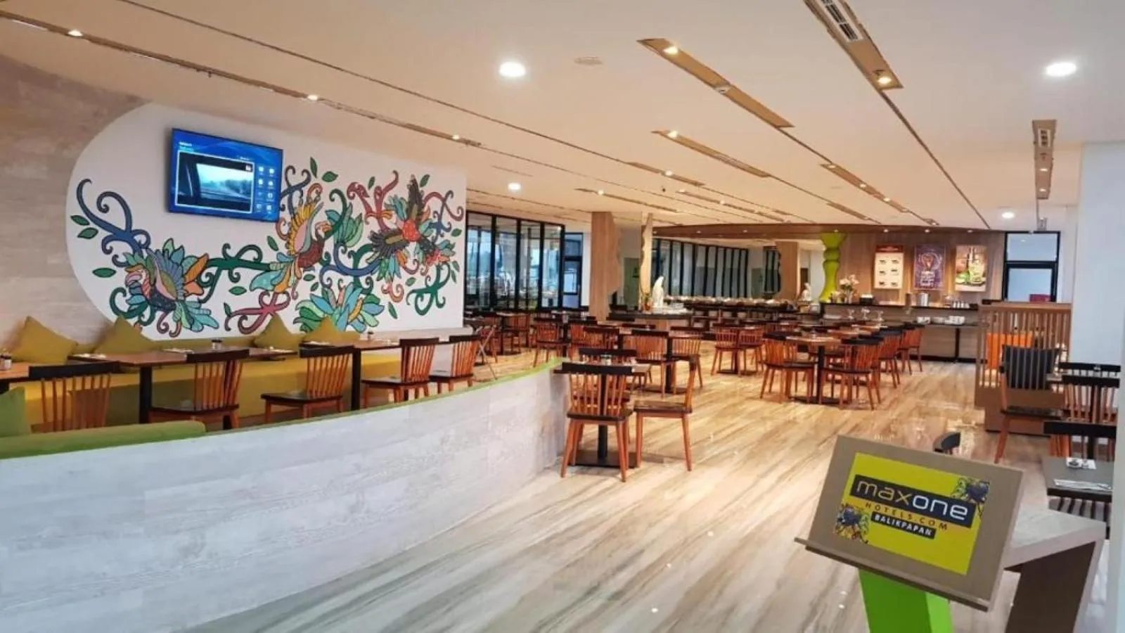 Restaurant/places to eat in MaxOneHotels @Balikpapan