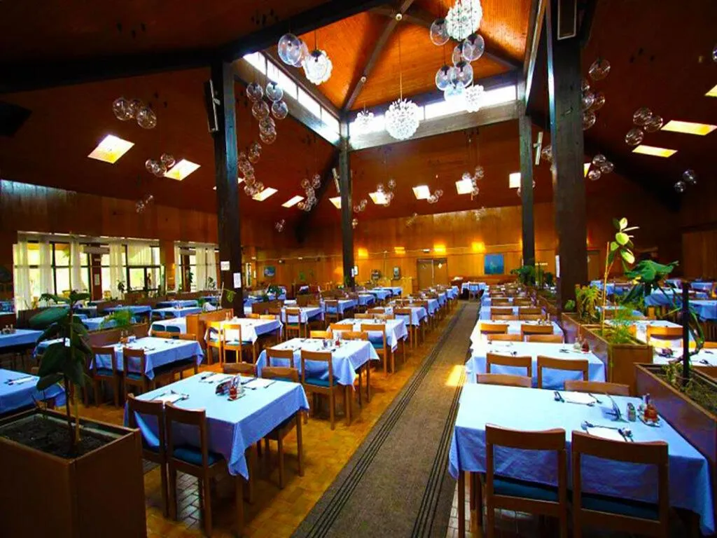 Restaurant/places to eat in FKK Ada Bojana