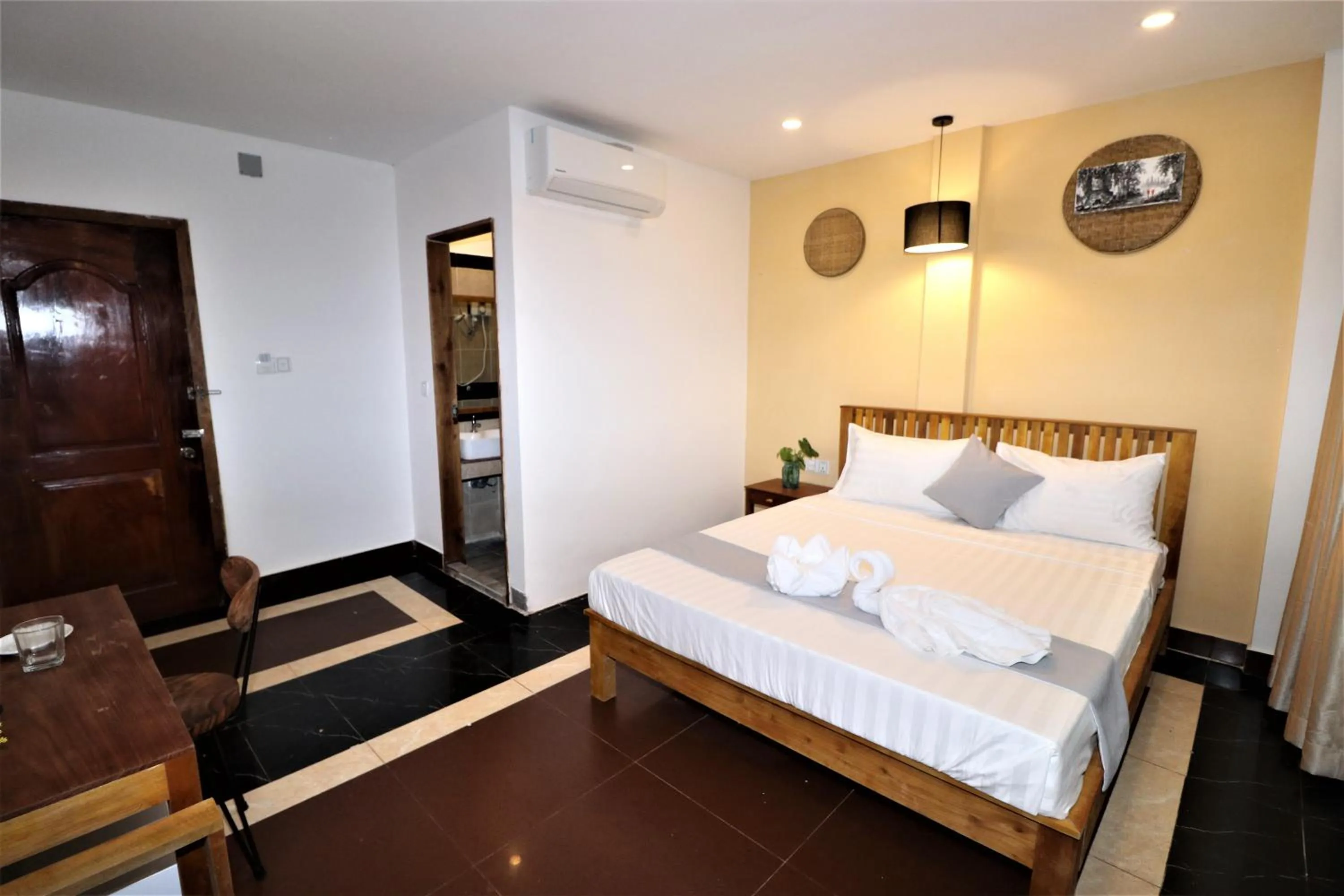 Bedroom, Bed in Grand Elevation Hotel