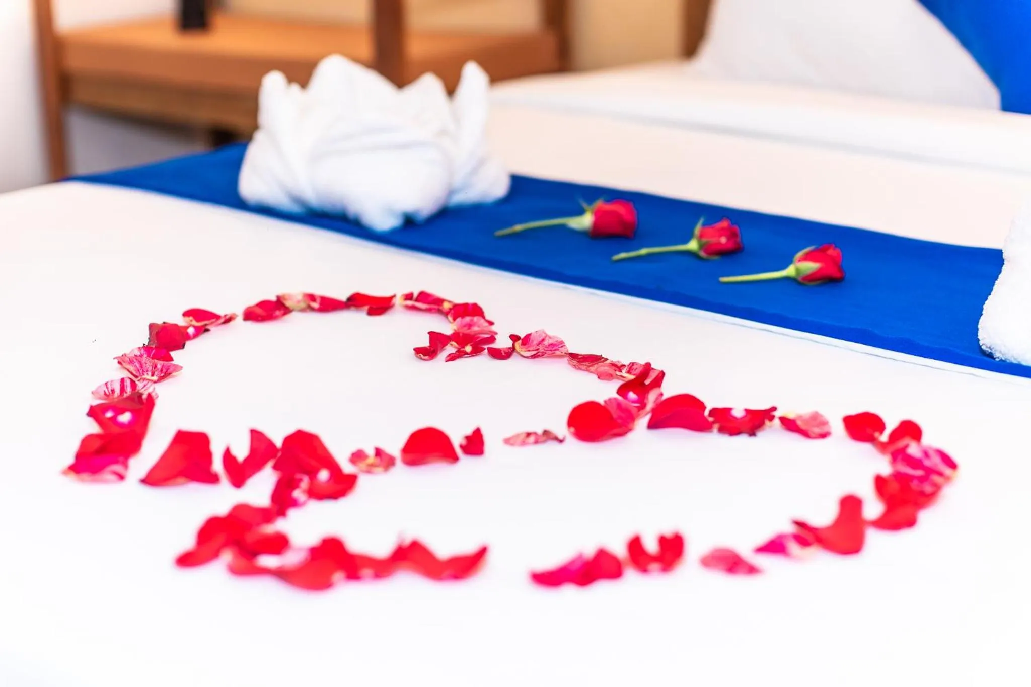 Bedroom, Bed in Grand Elevation Hotel