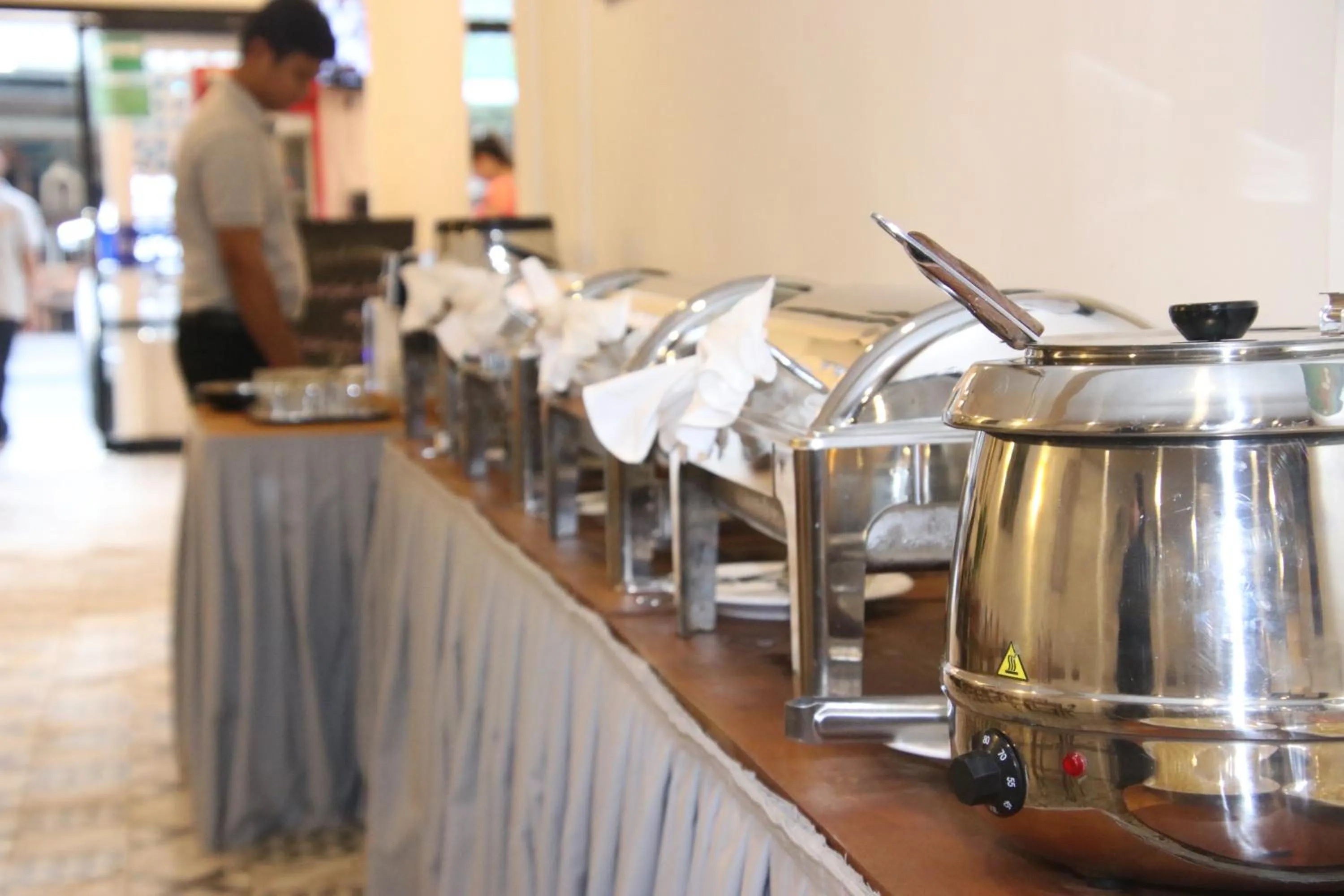 Restaurant/places to eat in Grand Elevation Hotel