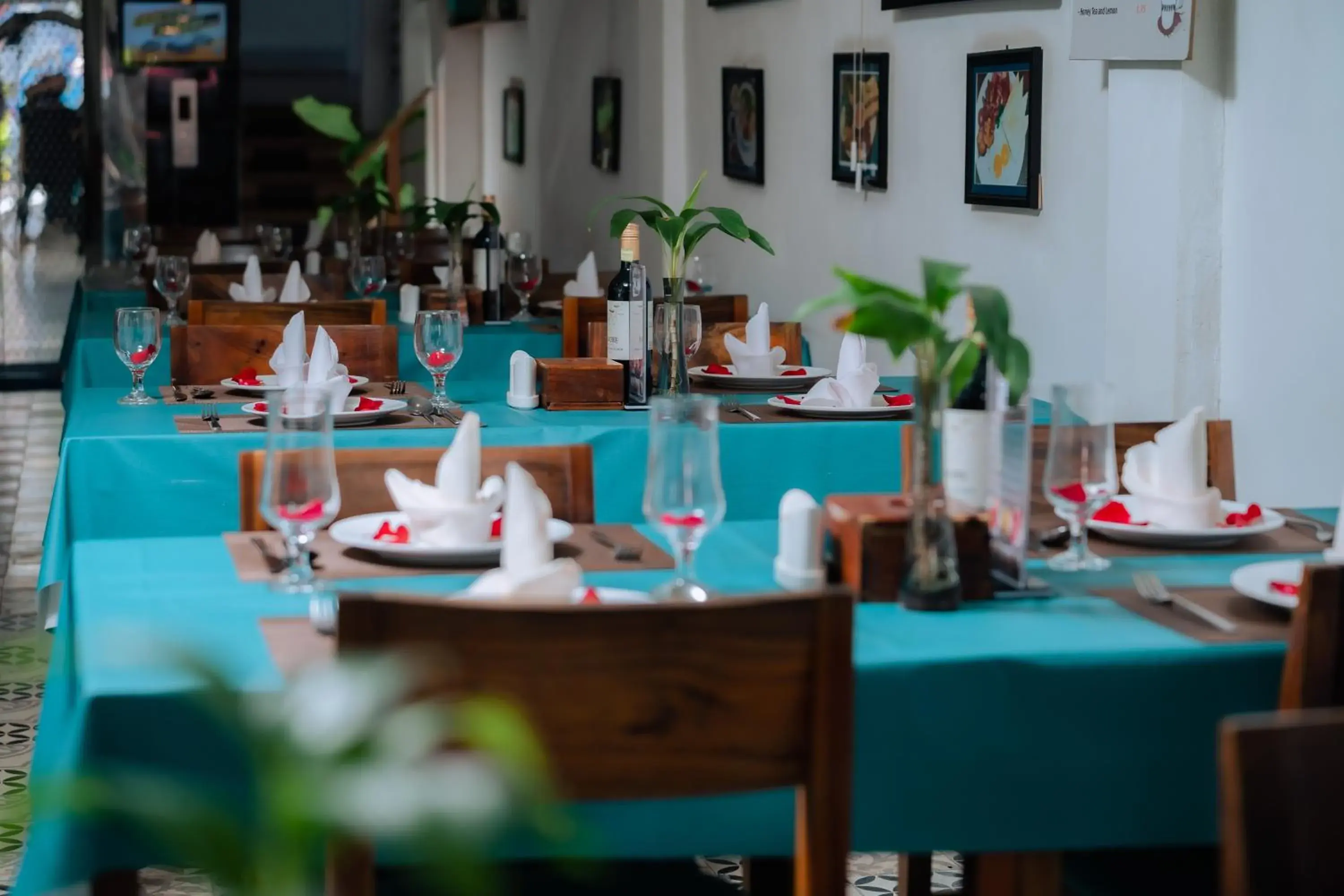 Restaurant/places to eat in Grand Elevation Hotel Restaurant/places to eat in Grand Elevation Hotel