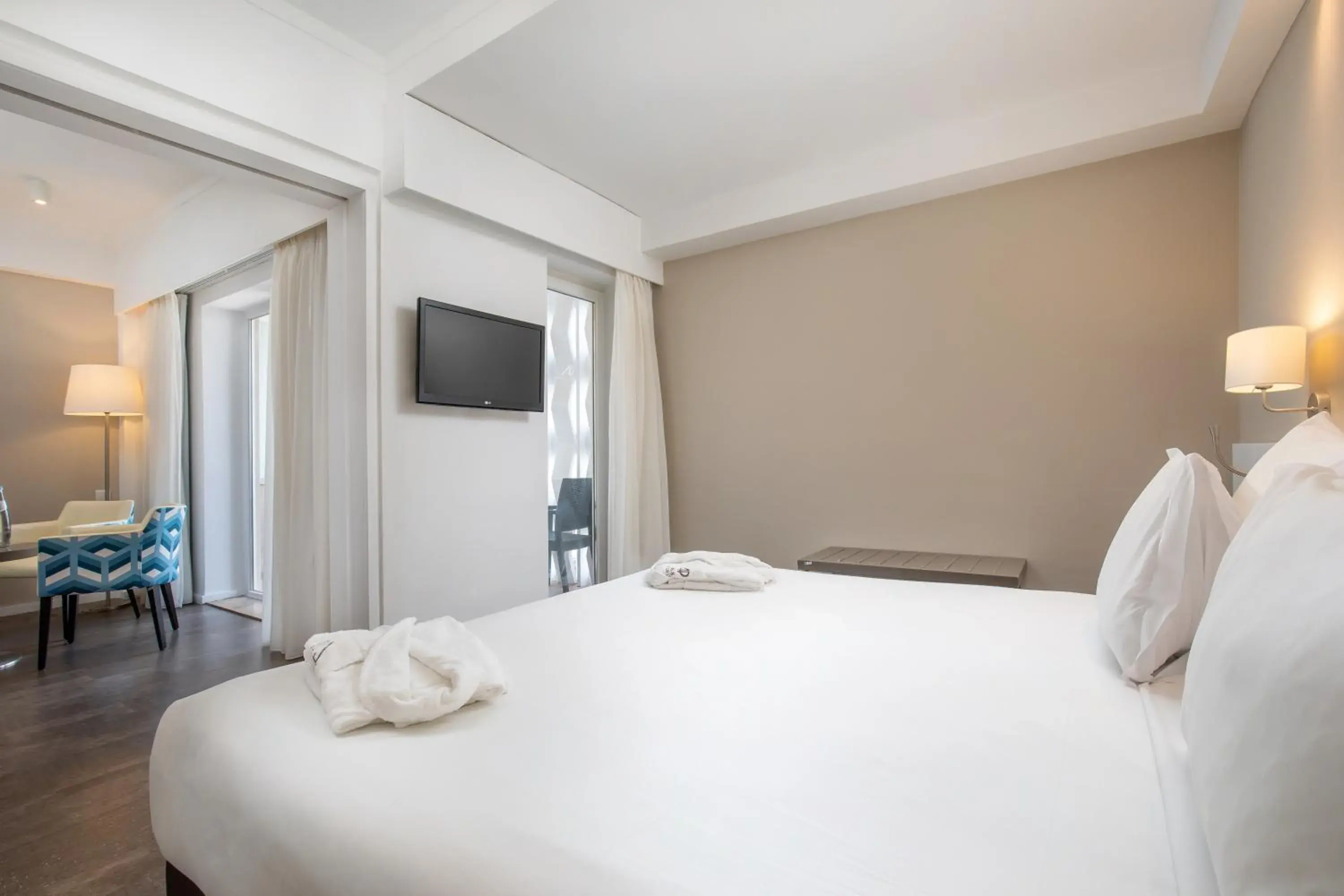 Suite with City View in AP Eva Senses Suite with City View in AP Eva Senses