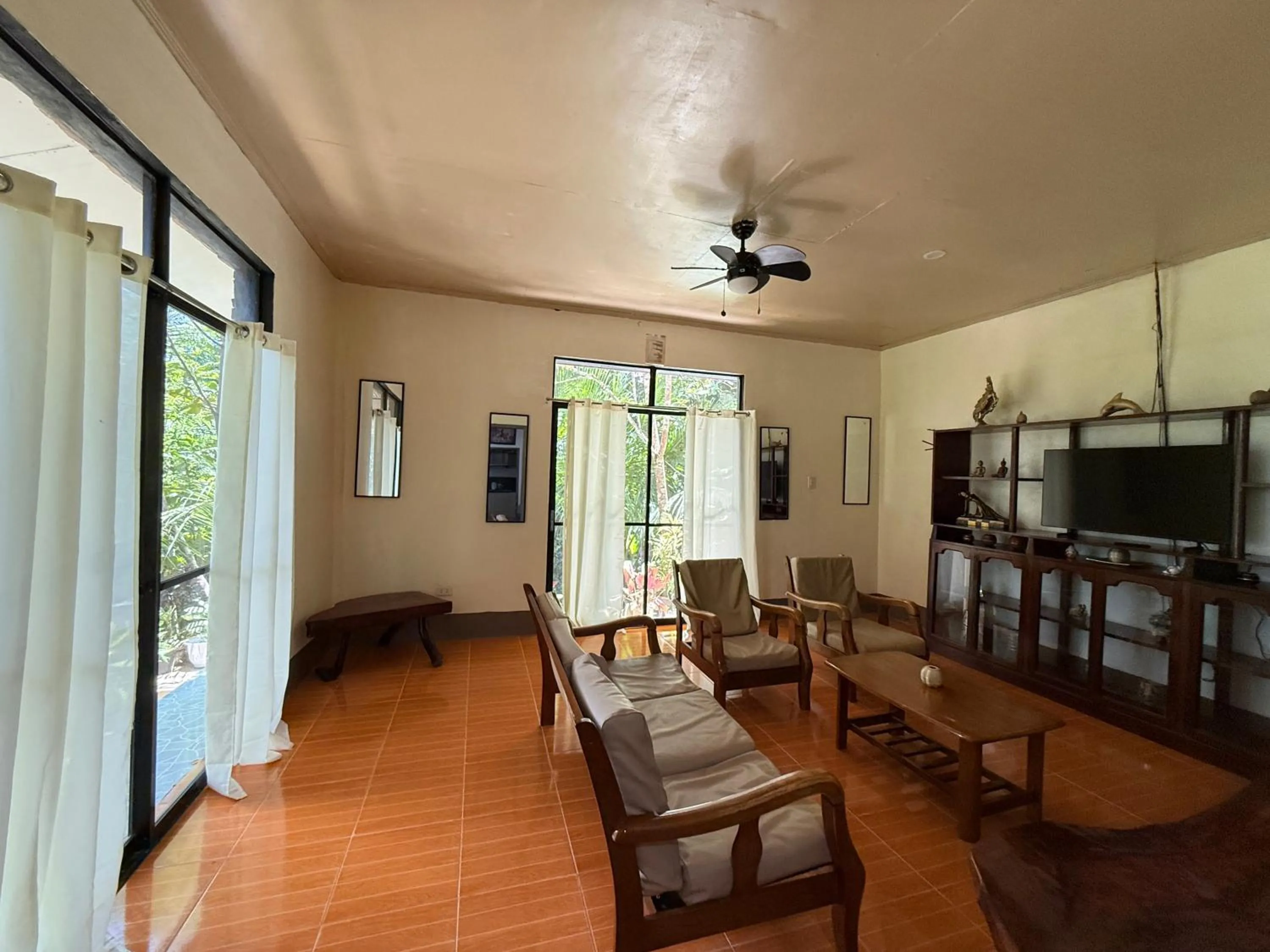 Victordelia Hilltop Hostel