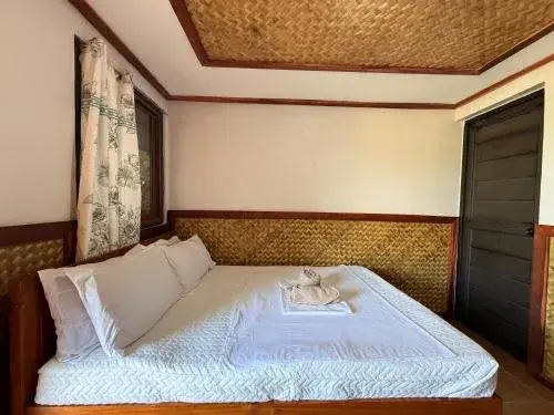 Double Room with Private Bathroom in Victordelia Hilltop Hostel Double Room with Private Bathroom in Victordelia Hilltop Hostel