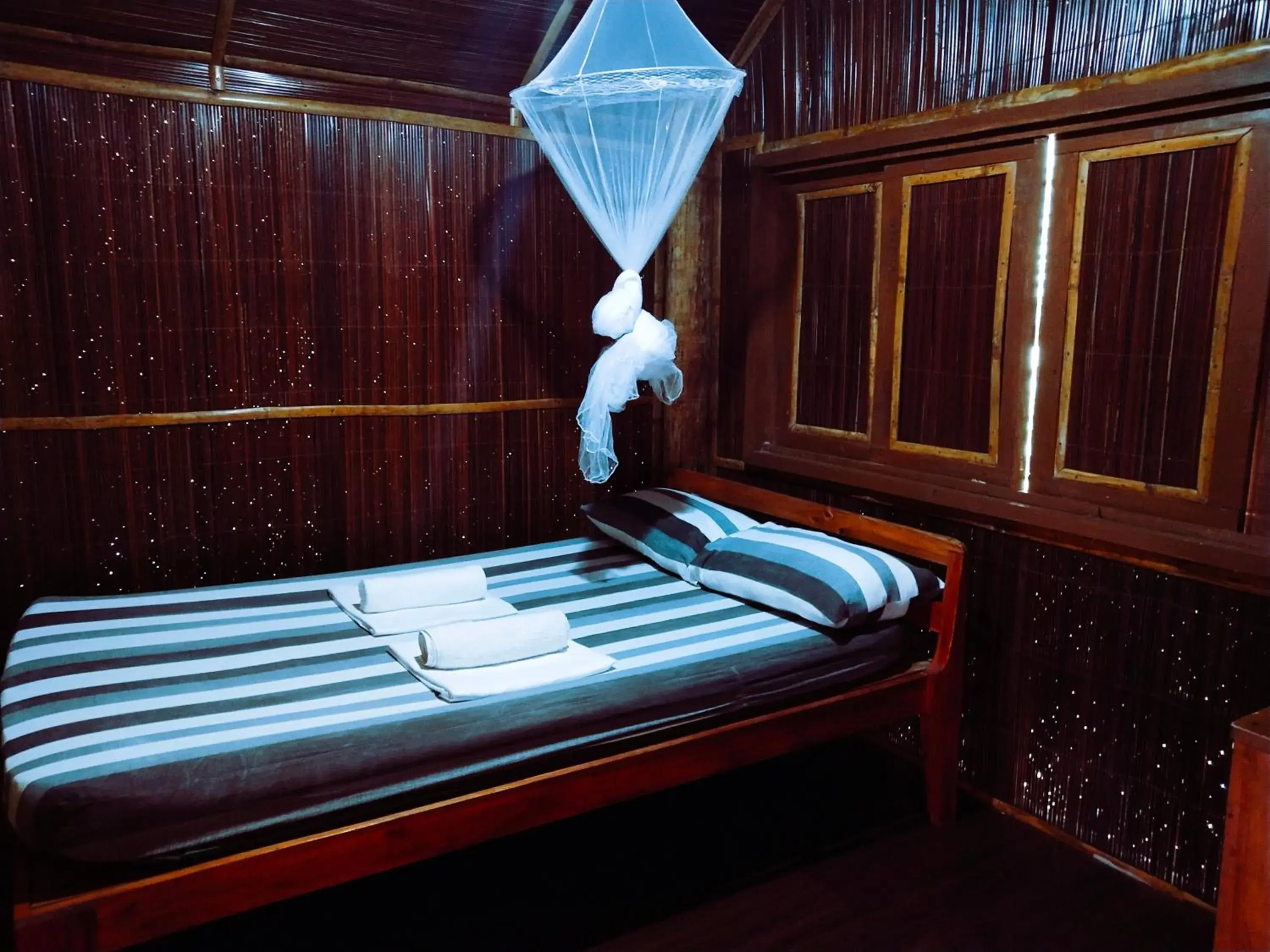 Single Room with Shared Shower and Toilet in Victordelia Hilltop Hostel Single Room with Shared Shower and Toilet in Victordelia Hilltop Hostel