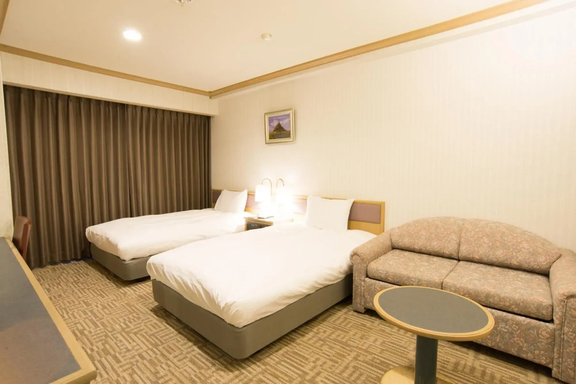 Deluxe Double or Twin Room - single occupancy in Hotel Suncrest Deluxe Double or Twin Room - single occupancy in Hotel Suncrest