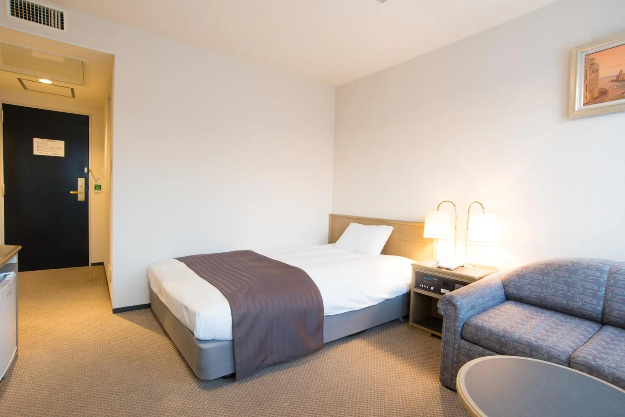 Bed in Hotel Suncrest