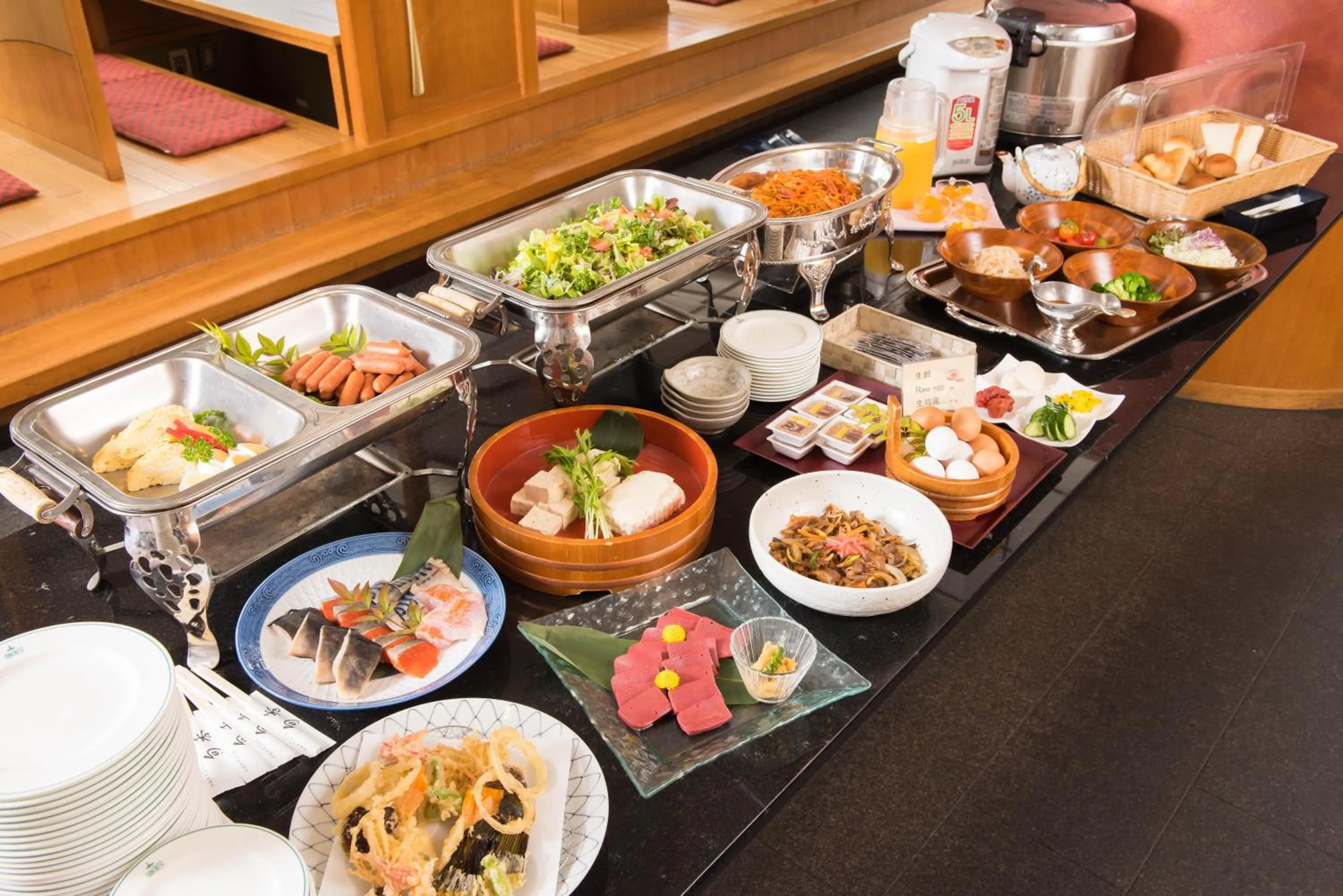 Breakfast in Hotel Suncrest