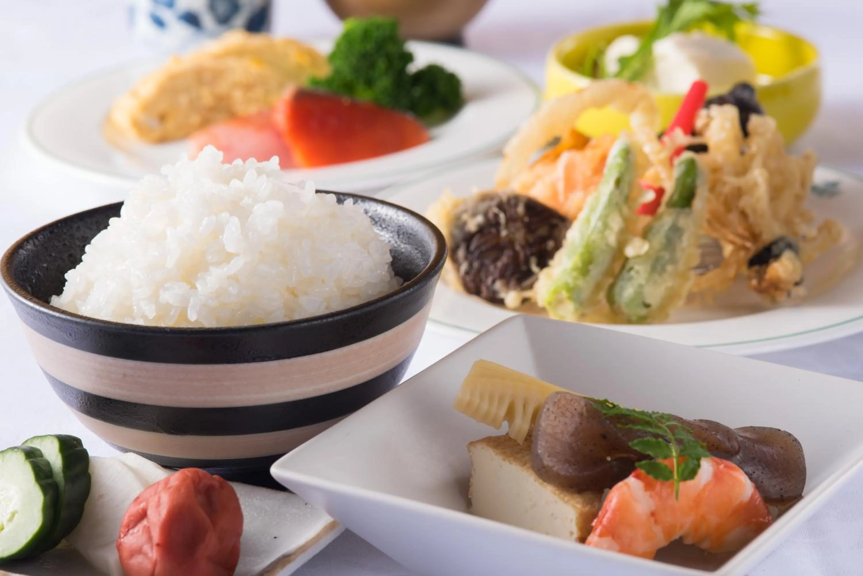 Breakfast in Hotel Suncrest