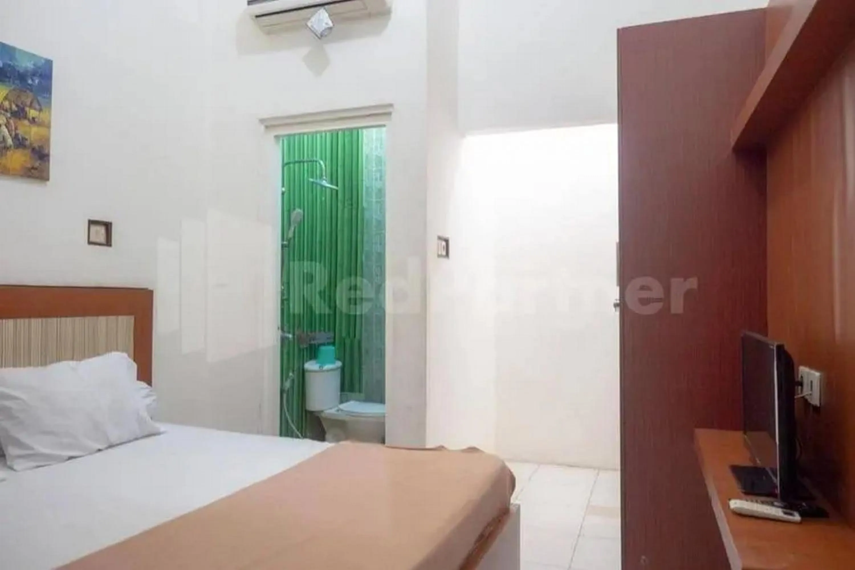 Bedroom, Bed in Homestay Babussalam Rungkut Mitra RedDoorz