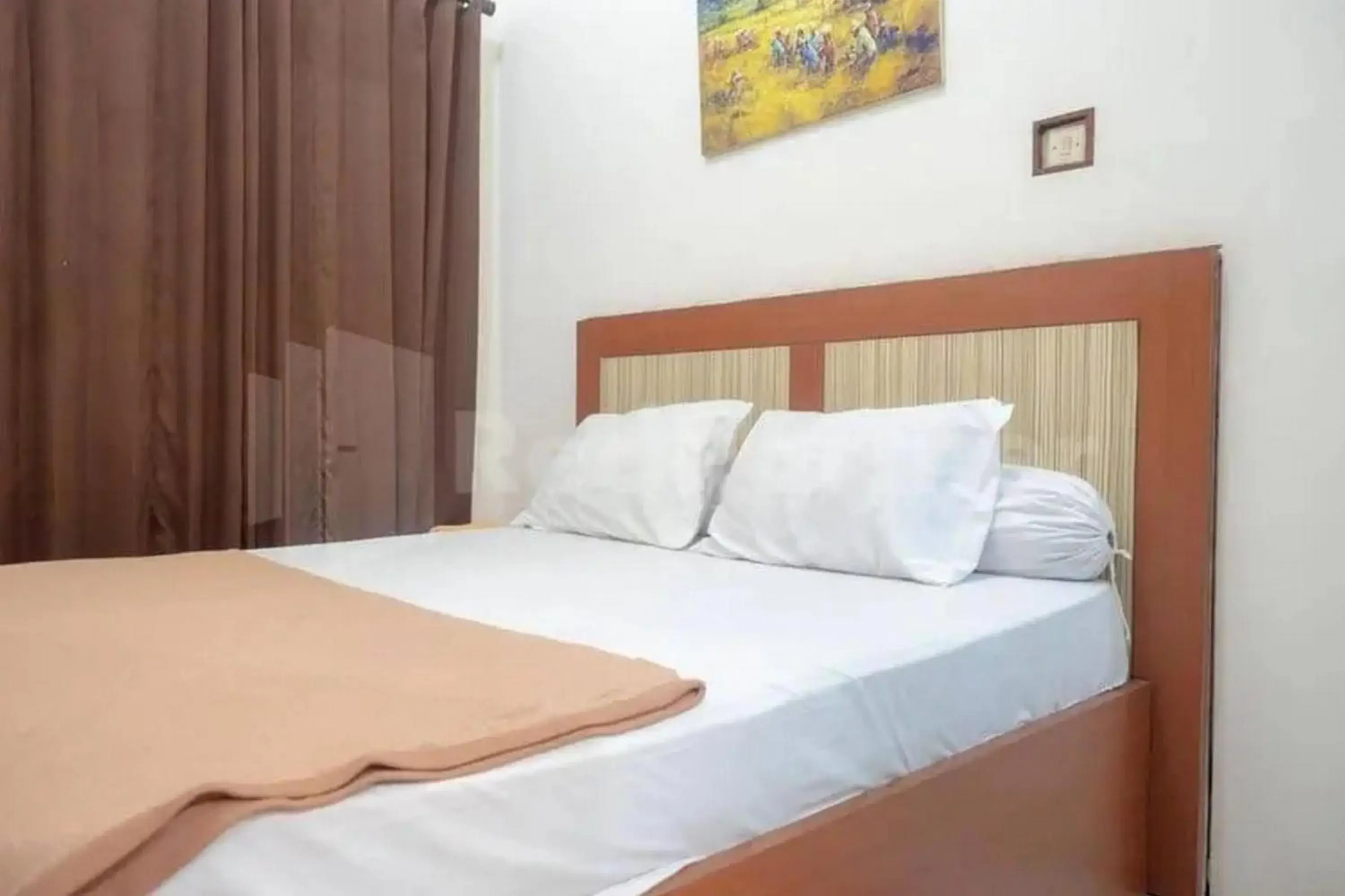 Bedroom, Bed in Homestay Babussalam Rungkut Mitra RedDoorz Bedroom, Bed in Homestay Babussalam Rungkut Mitra RedDoorz