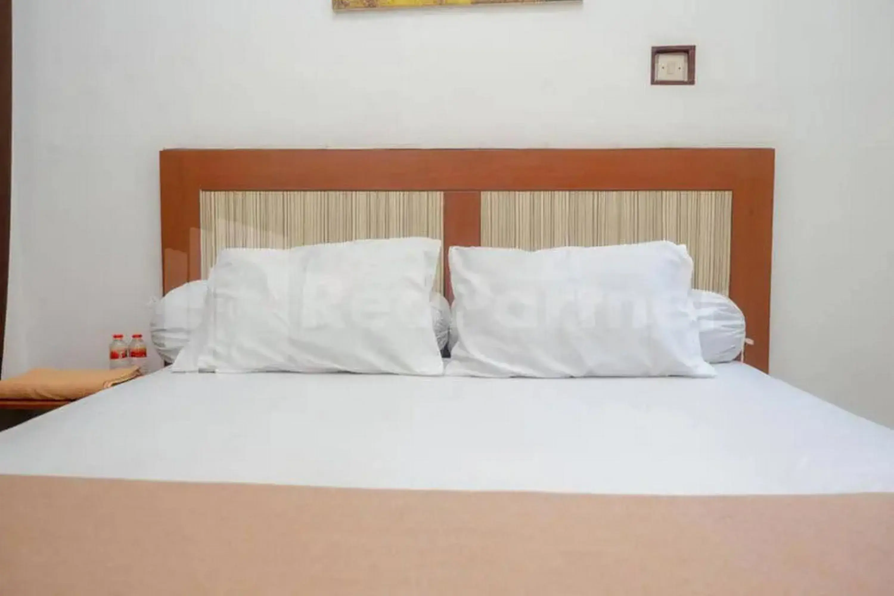 Standard Double Room in Homestay Babussalam Rungkut Mitra RedDoorz Standard Double Room in Homestay Babussalam Rungkut Mitra RedDoorz