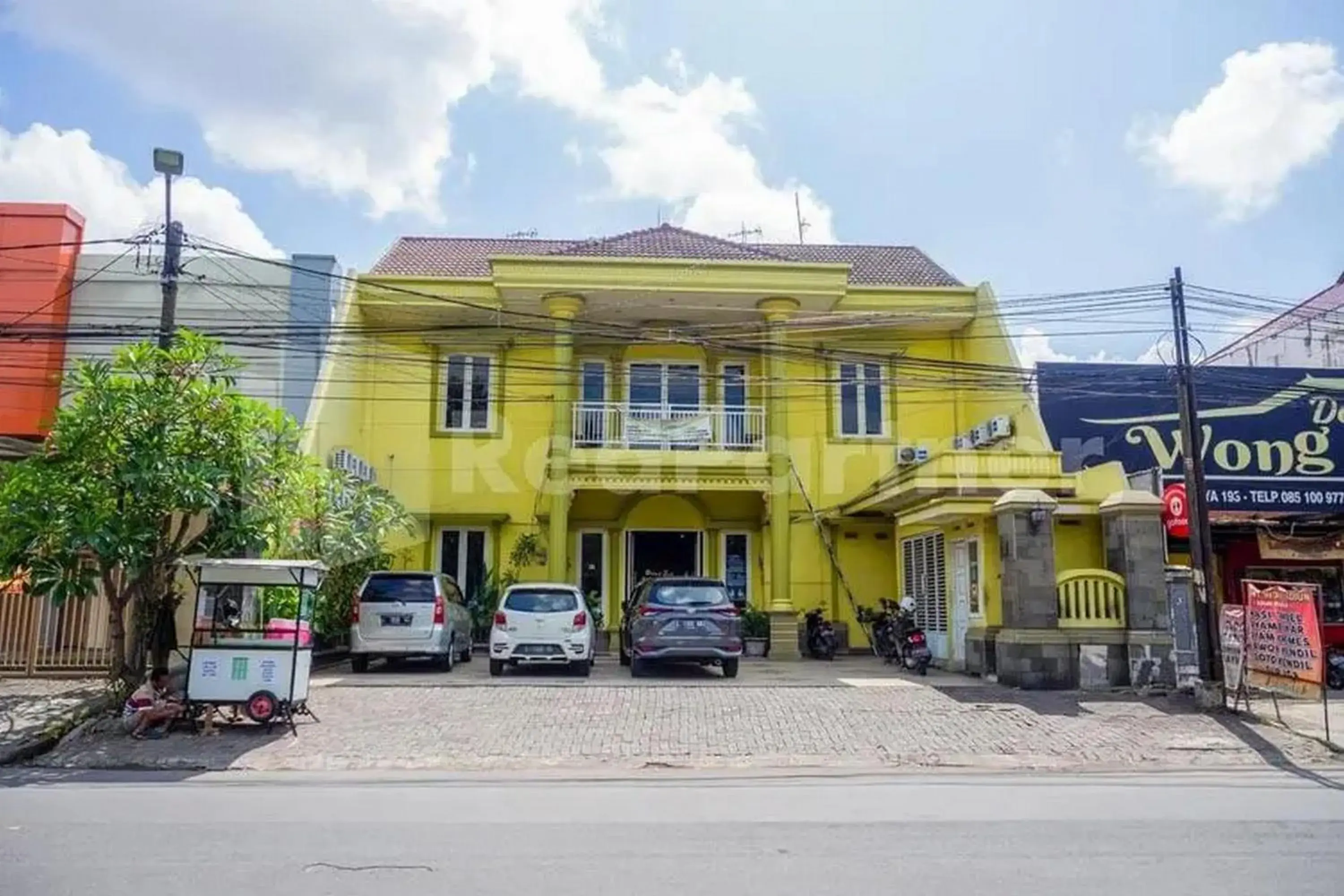 Property building in Homestay Babussalam Rungkut Mitra RedDoorz Property building in Homestay Babussalam Rungkut Mitra RedDoorz