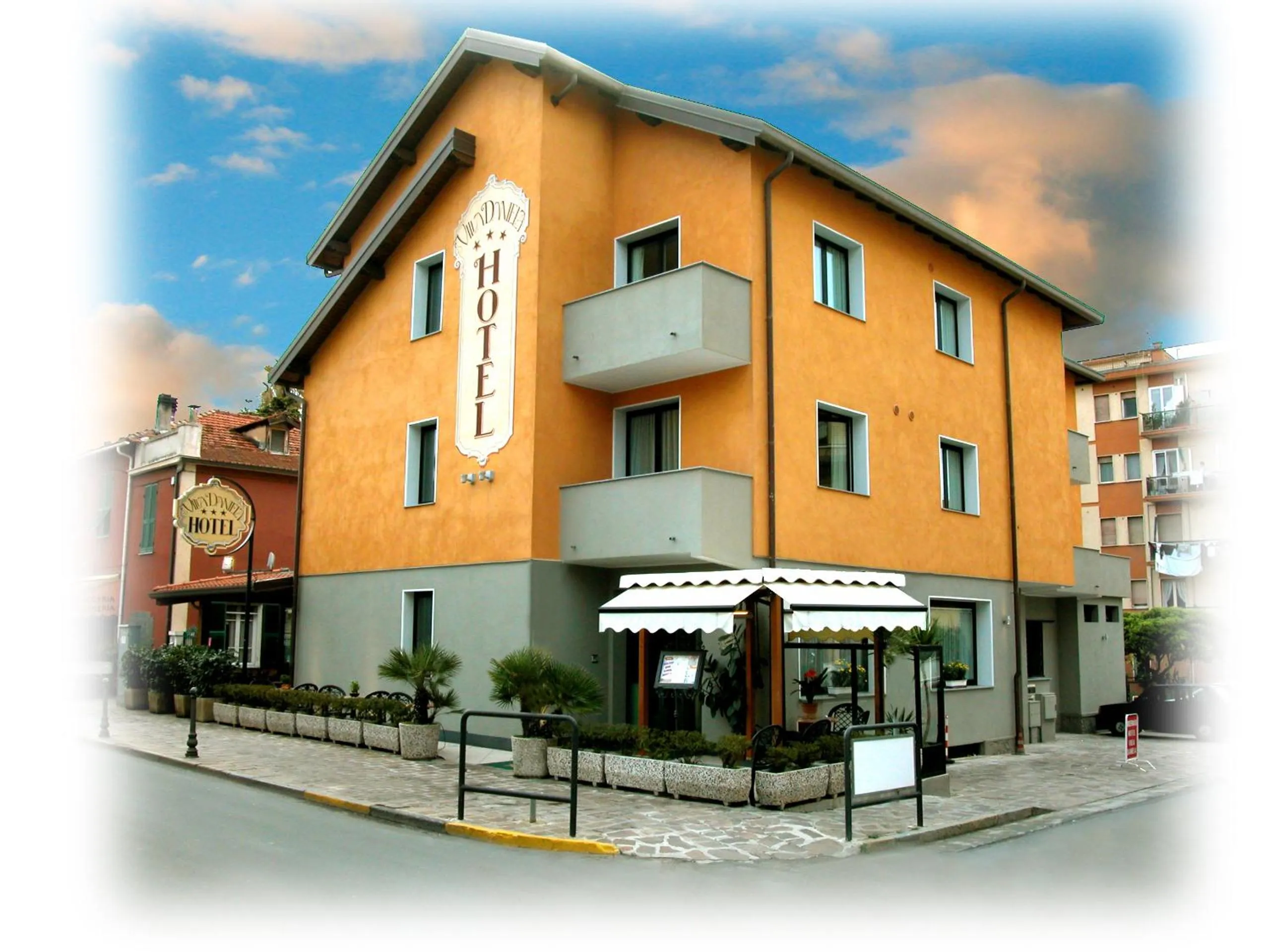 Facade/entrance in New Automatic Villa Daniela