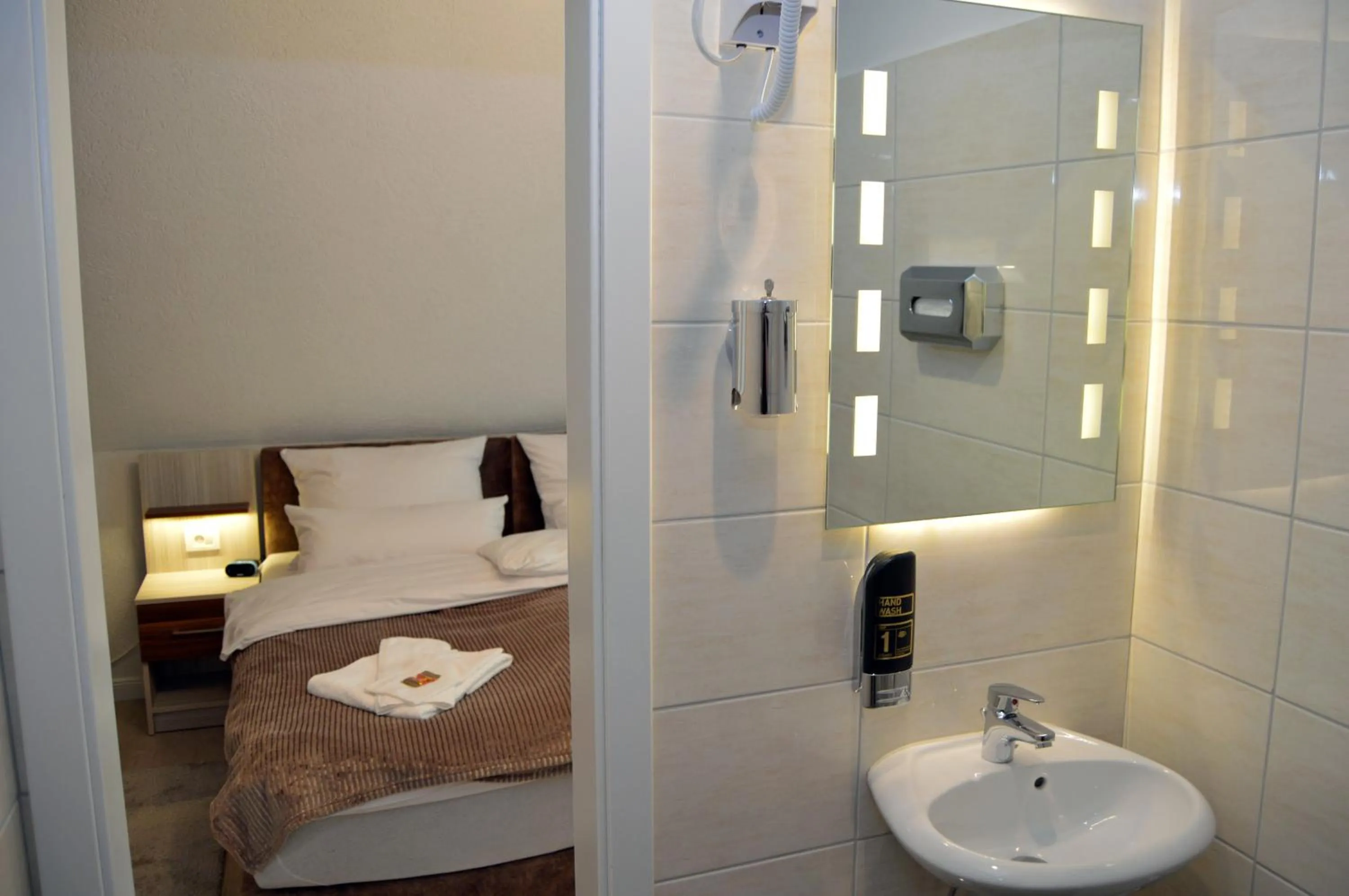Bathroom, Bed in Ambiente