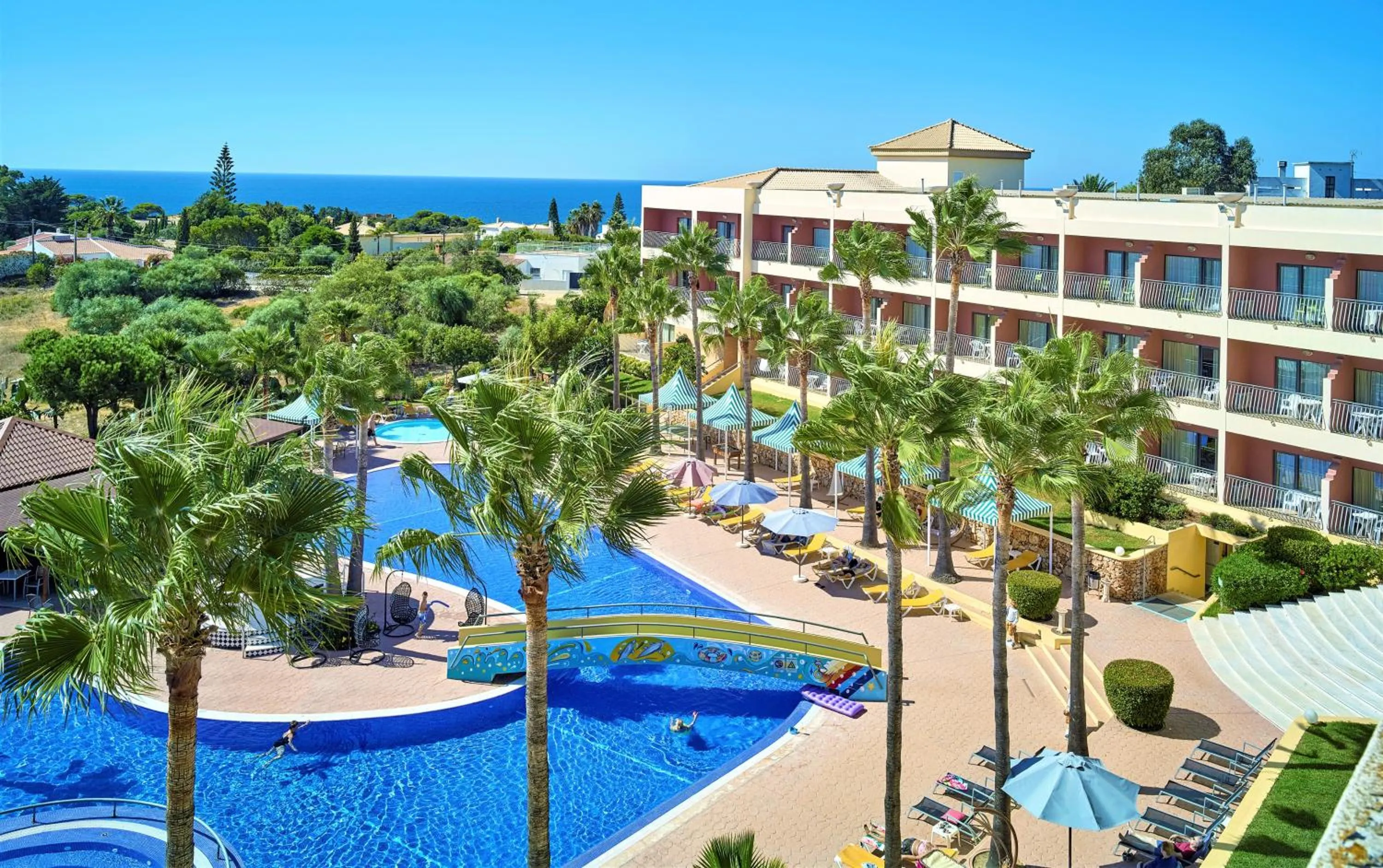 Swimming pool in Hotel Baia Grande
