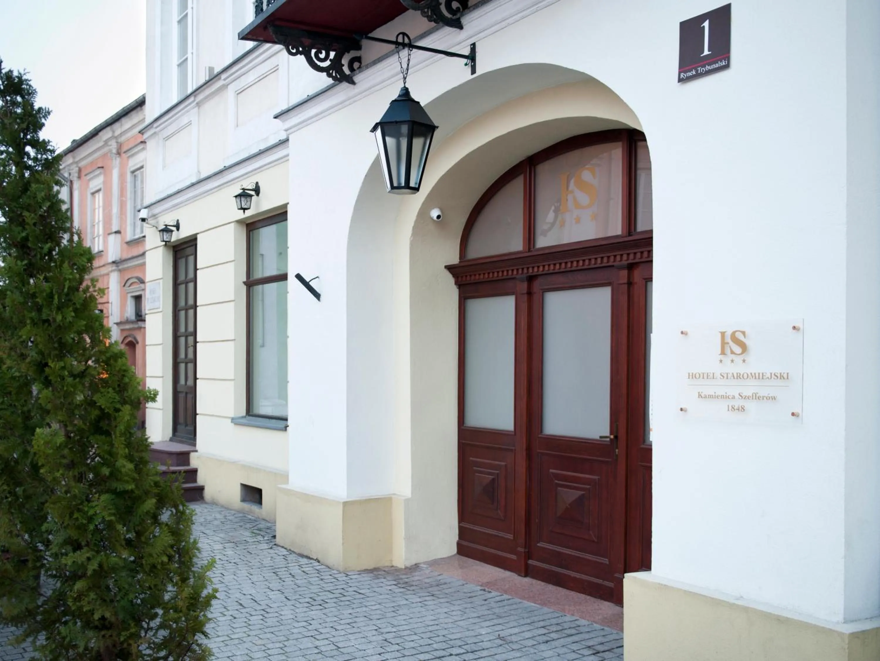 Facade/entrance in Kamienica Szefferów 1848 r.