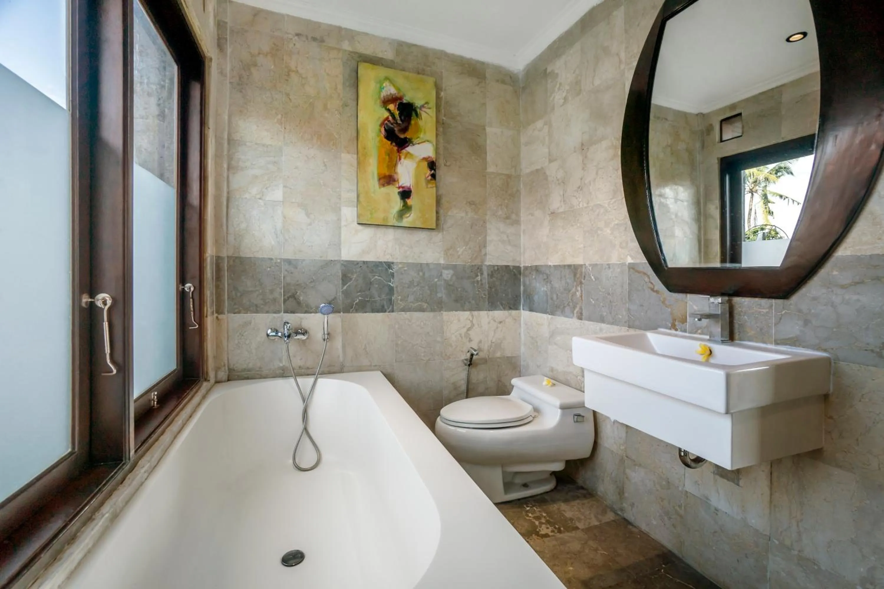 Toilet in Hartaning House by GenuineHost