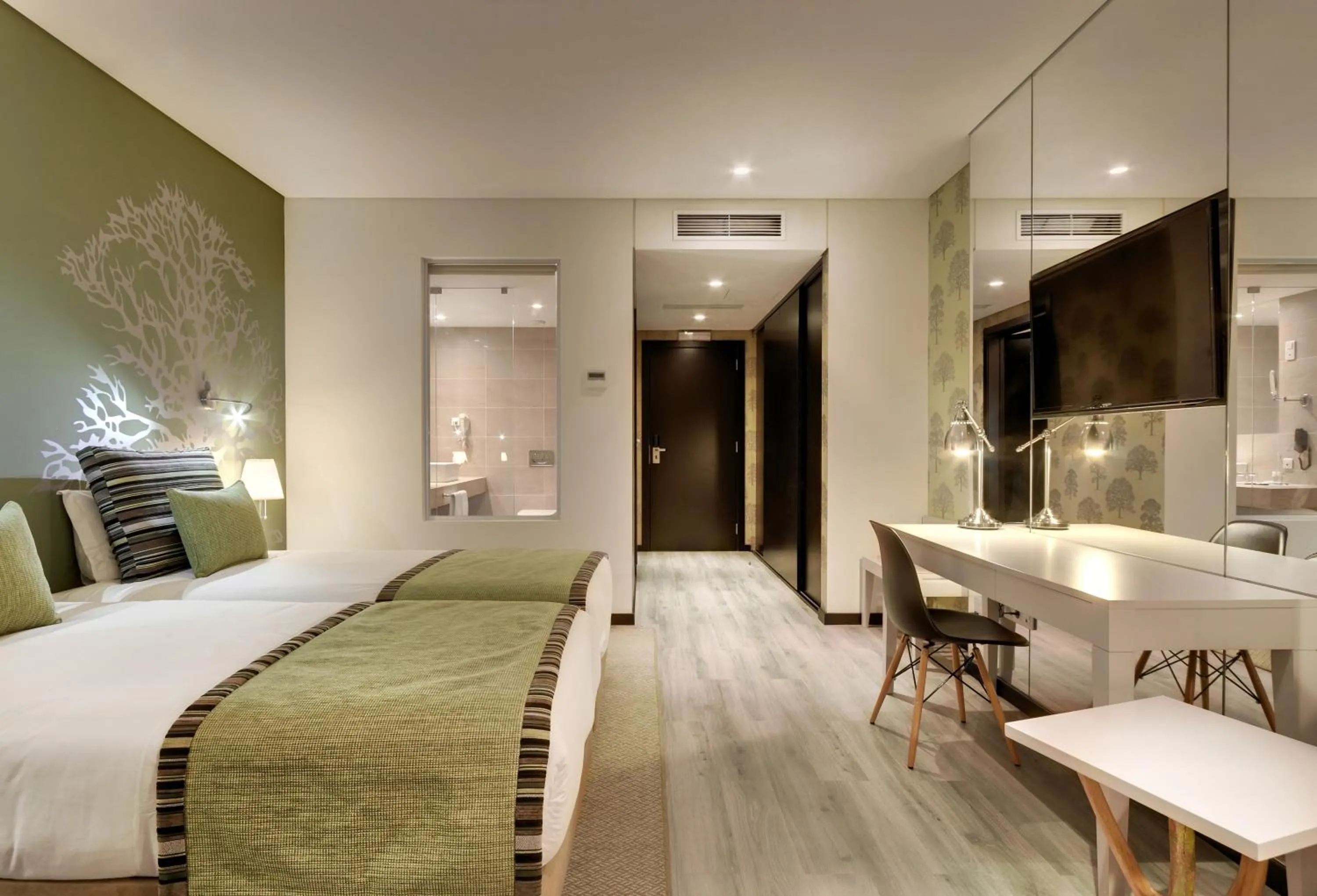 Decorative detail, Bed in Hotel Inglaterra - Charme & Boutique