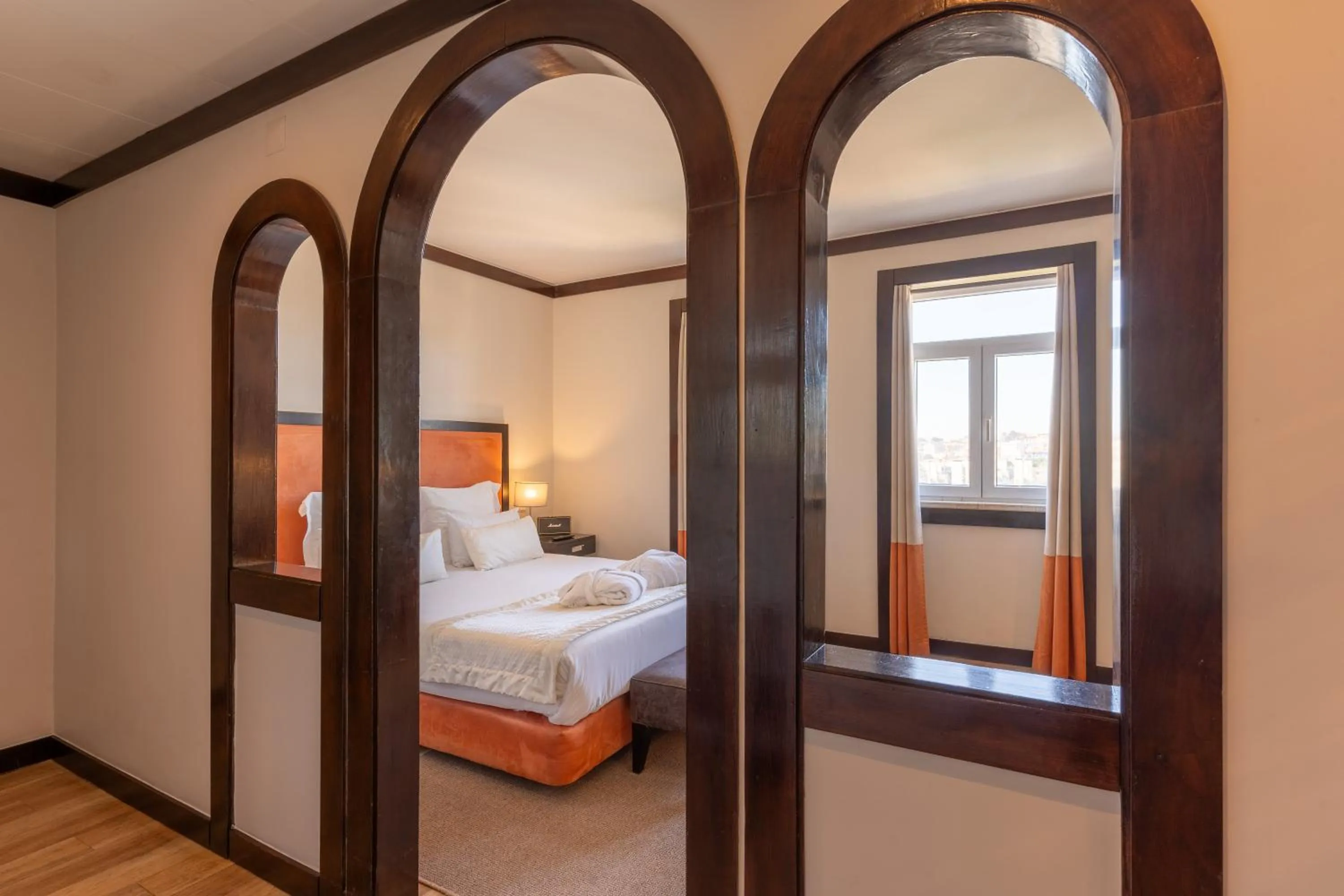 Photo of the whole room, Bed in Hotel Inglaterra - Charme & Boutique