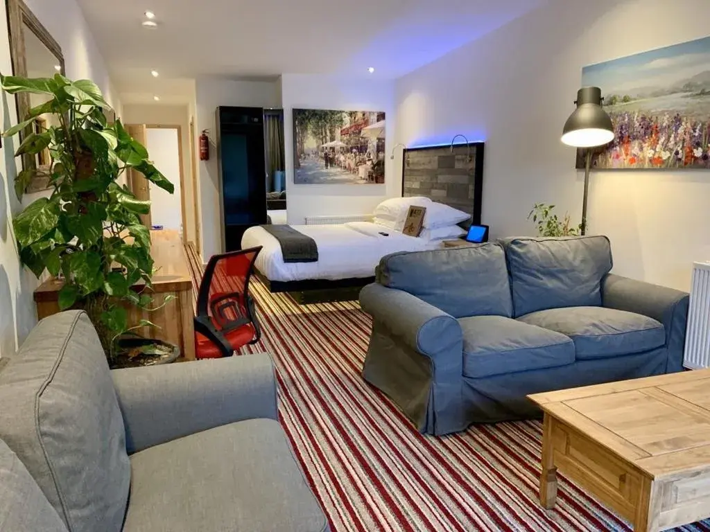 Living room in The Waterfront Lodges Living room in The Waterfront Lodges