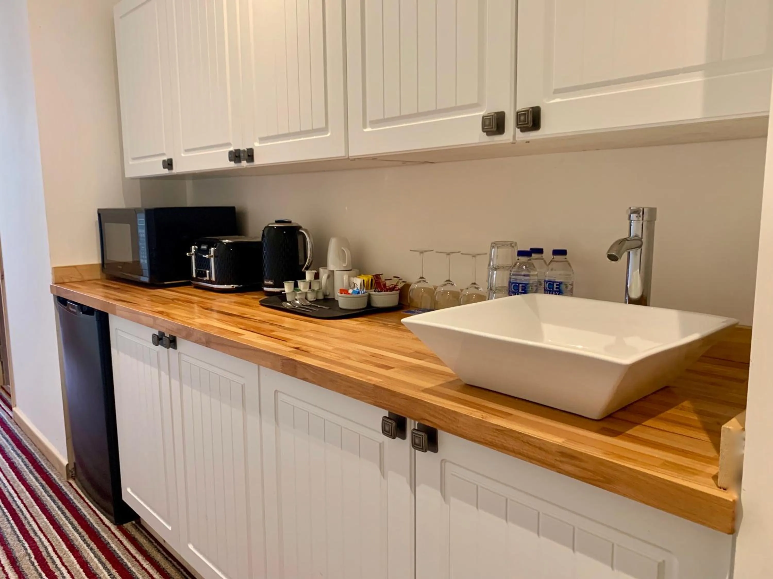 Coffee/tea facilities in TheWaterfrontLodges