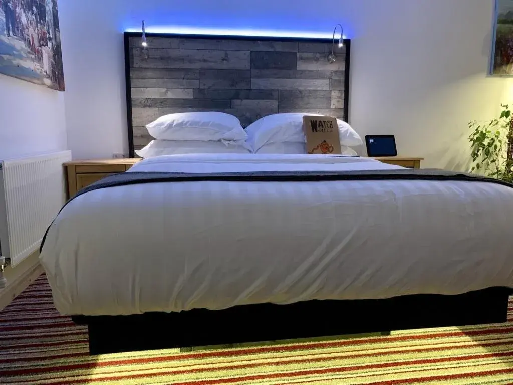 Bedroom, Bed in The Waterfront Lodges Bedroom, Bed in The Waterfront Lodges