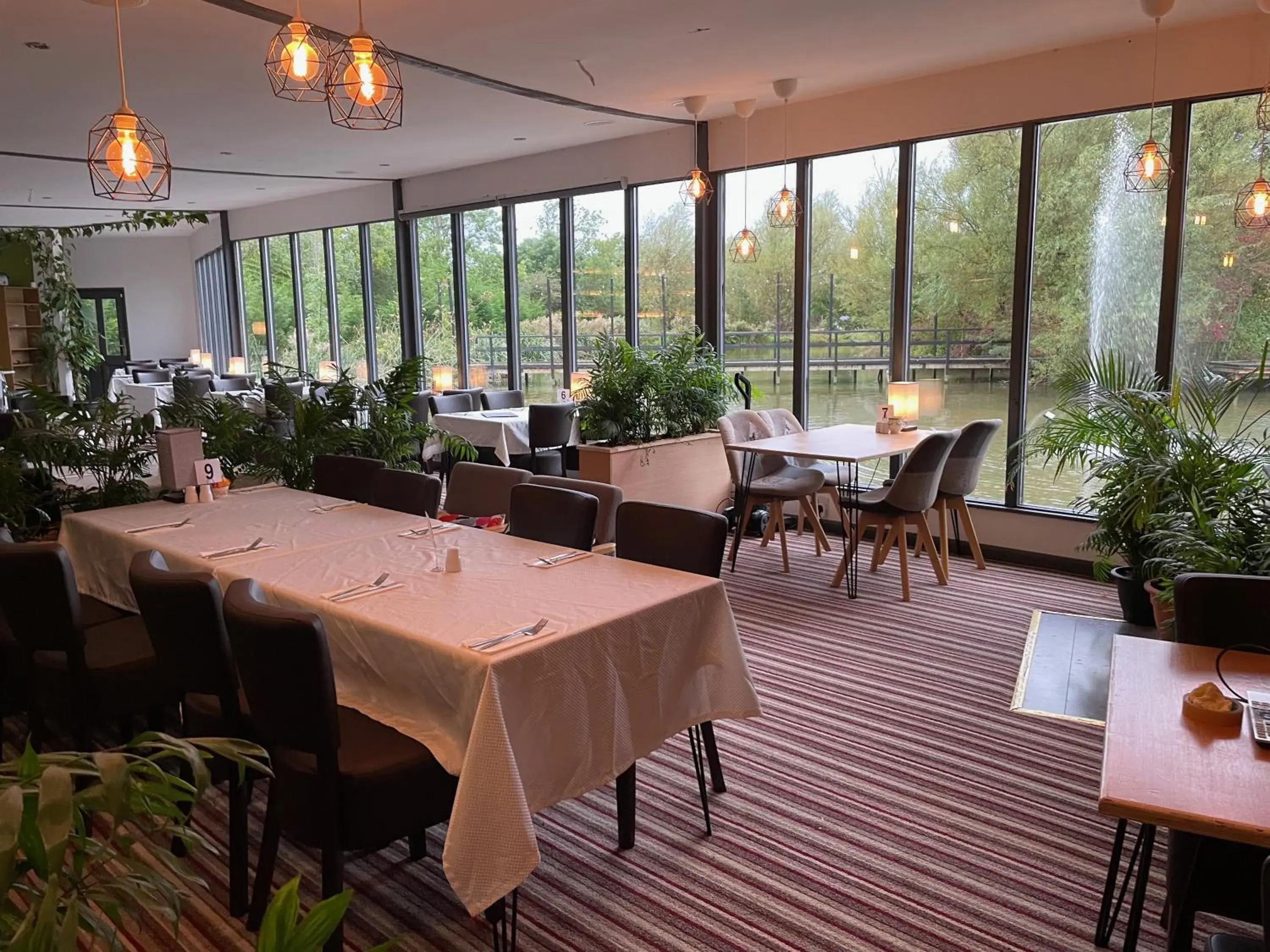 Restaurant/places to eat in TheWaterfrontLodges Restaurant/places to eat in TheWaterfrontLodges