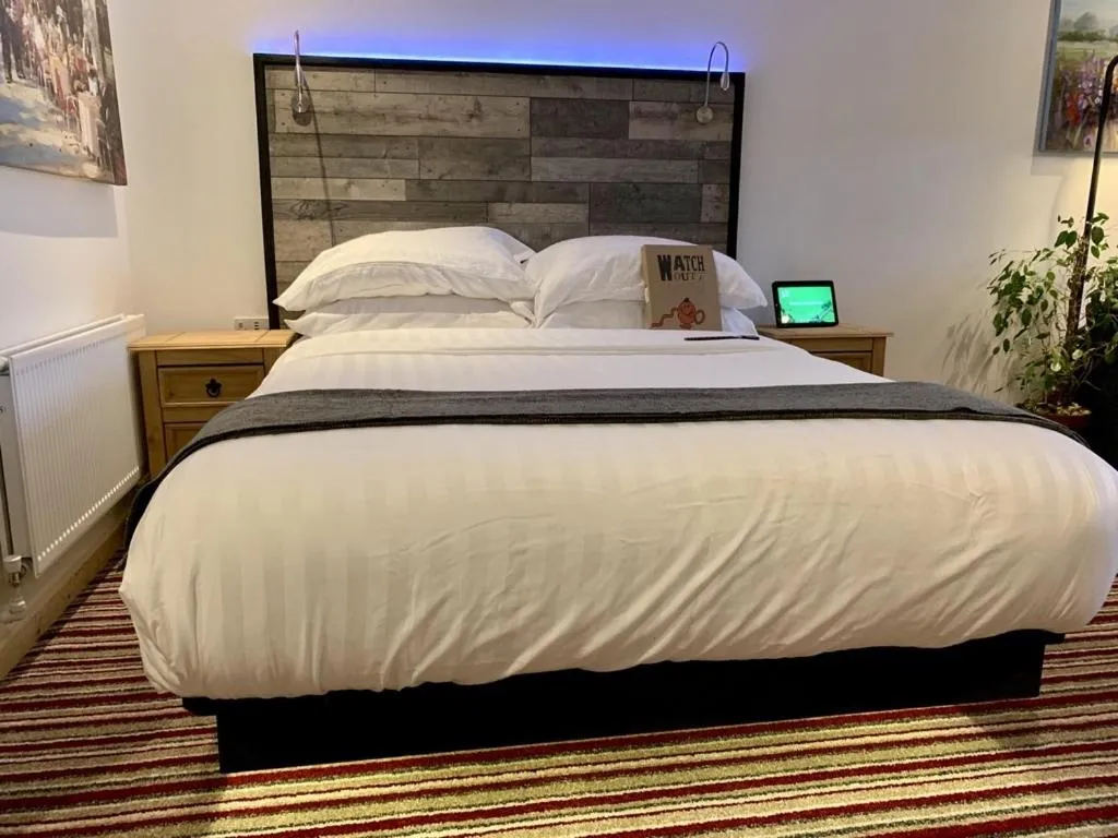 Bedroom, Bed in The Waterfront Lodges