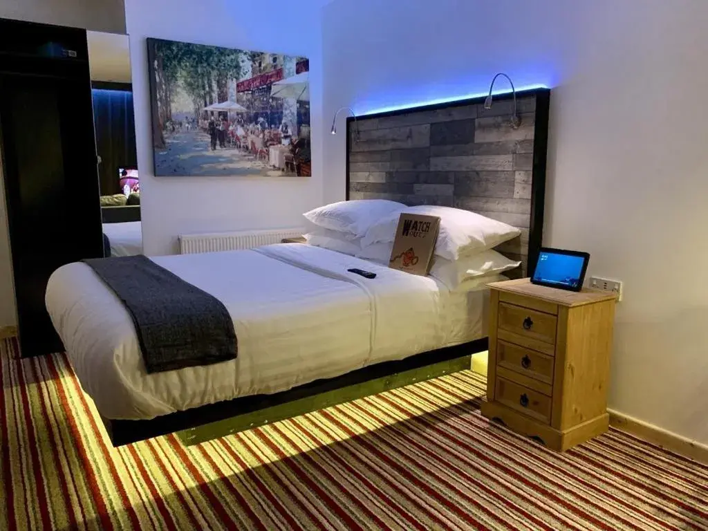 Bedroom, Bed in The Waterfront Lodges Bedroom, Bed in The Waterfront Lodges